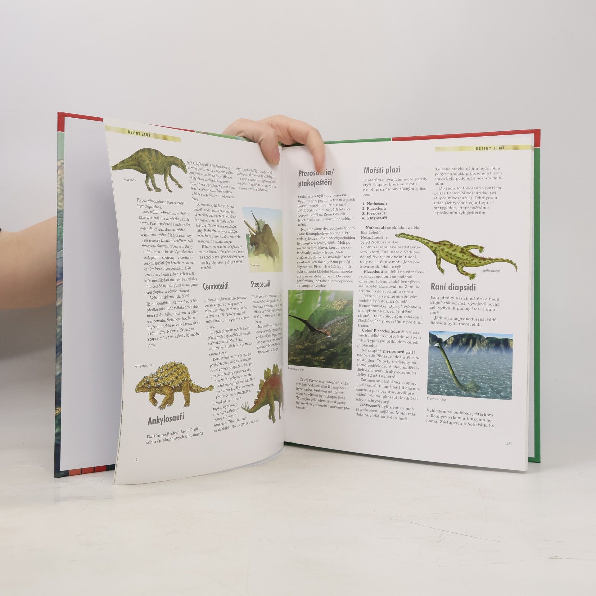 Collectif d'auteurs Dinosauři