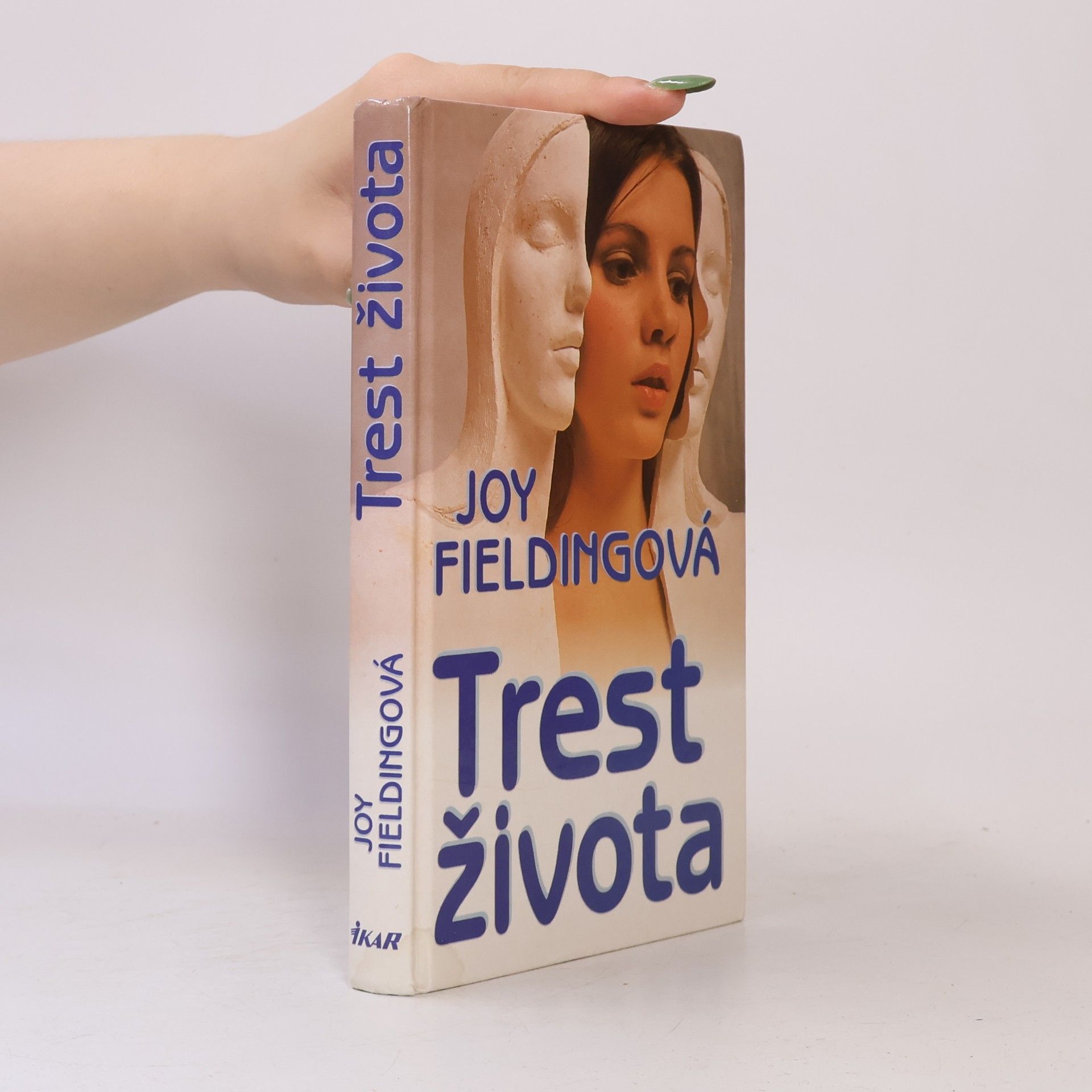 Joy Fielding Trest života