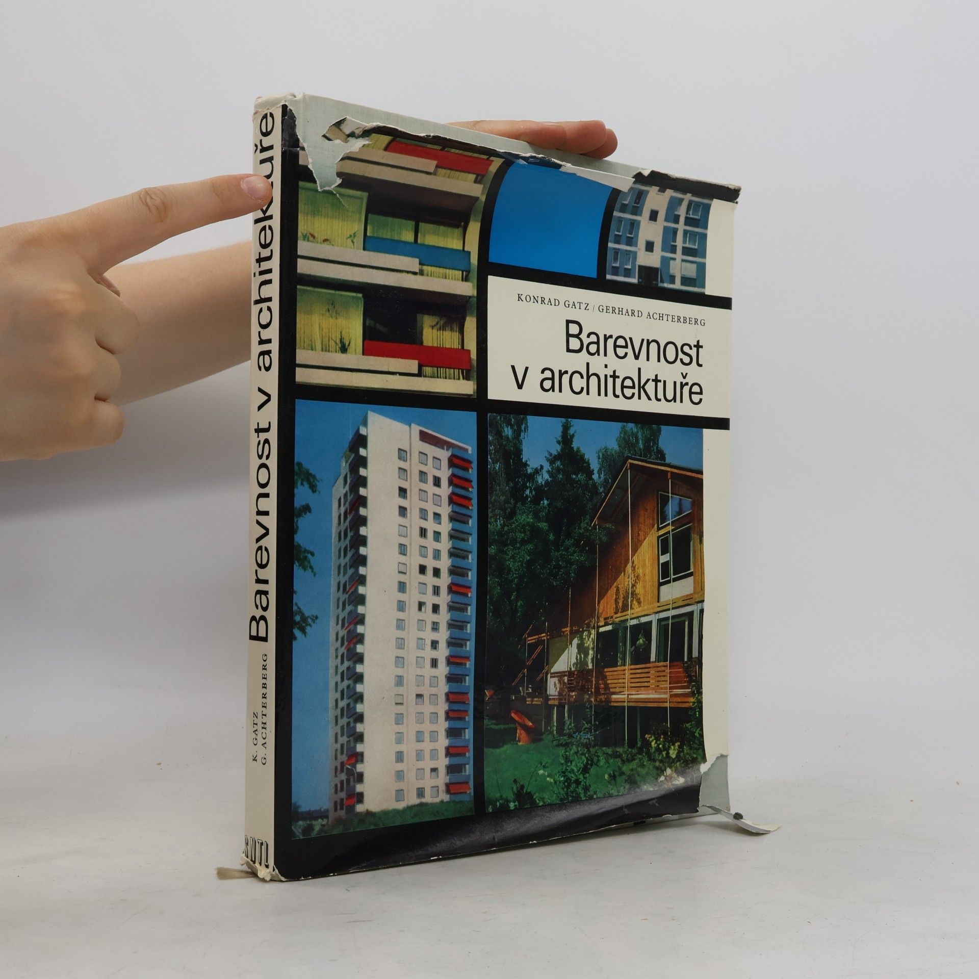 Konrad Gatz Barevnost v architektuře