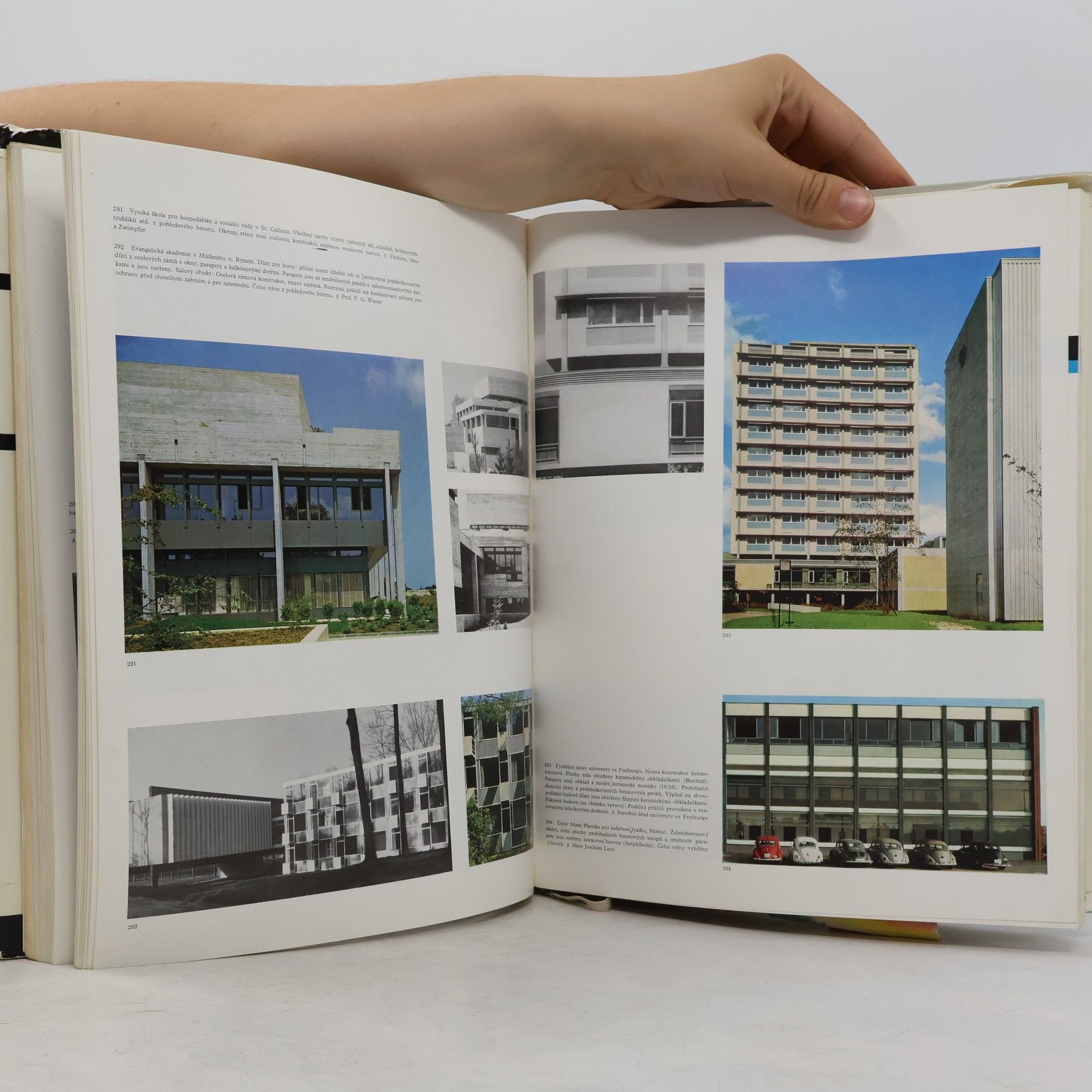 Konrad Gatz Barevnost v architektuře