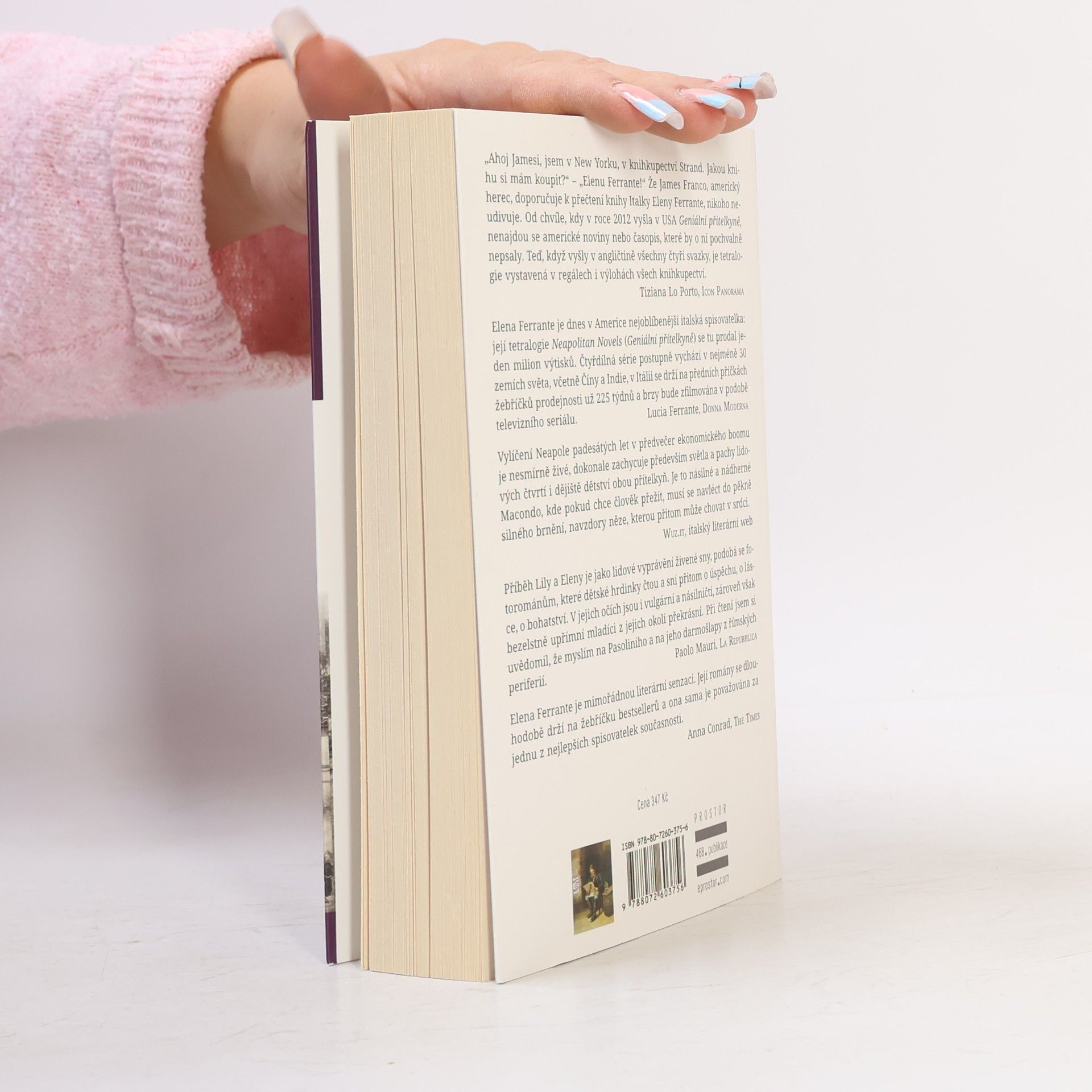 Elena Ferrante Geniální přítelkyně 1. Dětství a dospívání