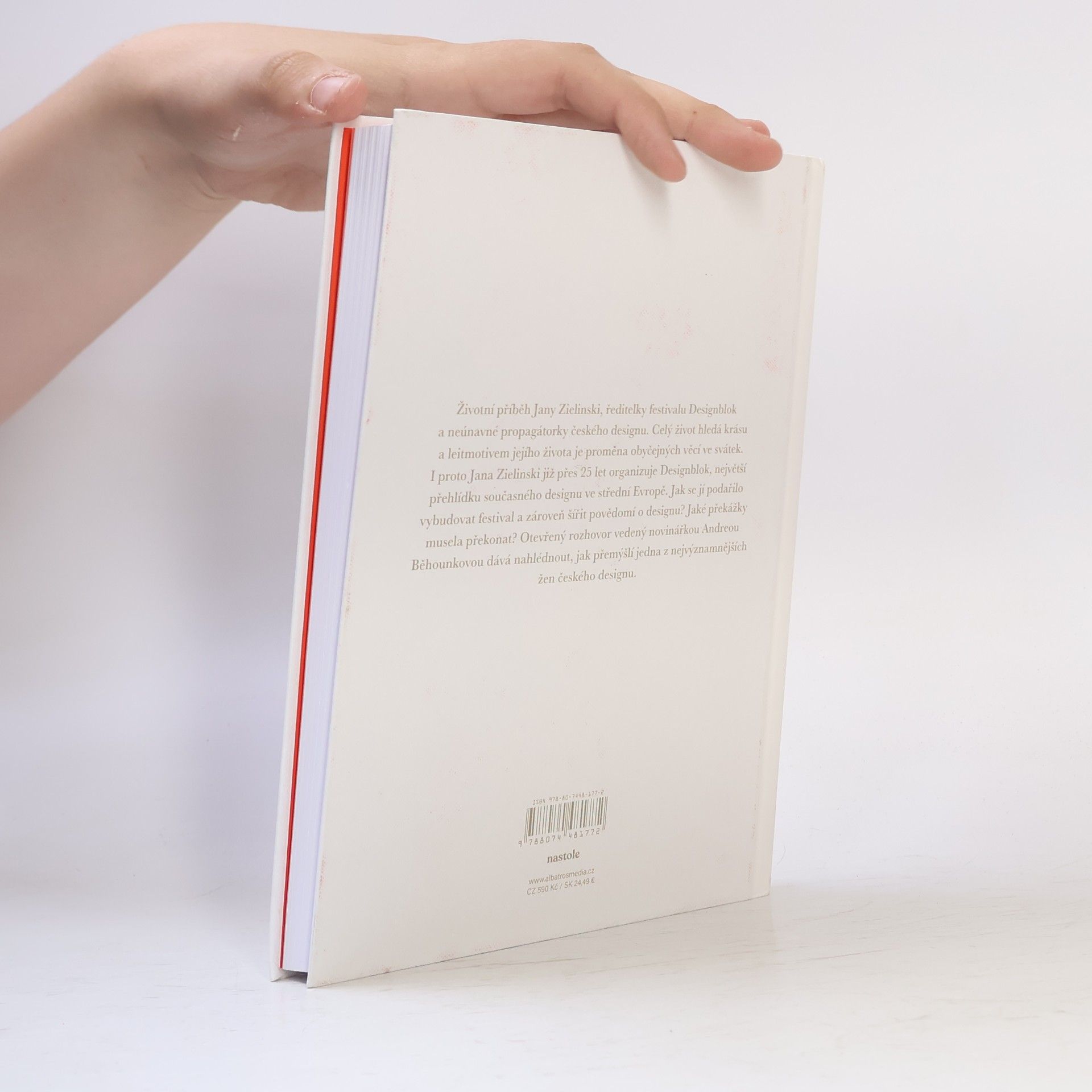 Andrea Běhounková Křehká krása designu