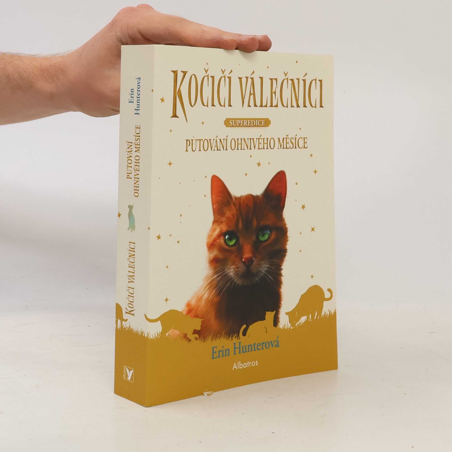 Erin Hunter Putování Ohnivého měsíce