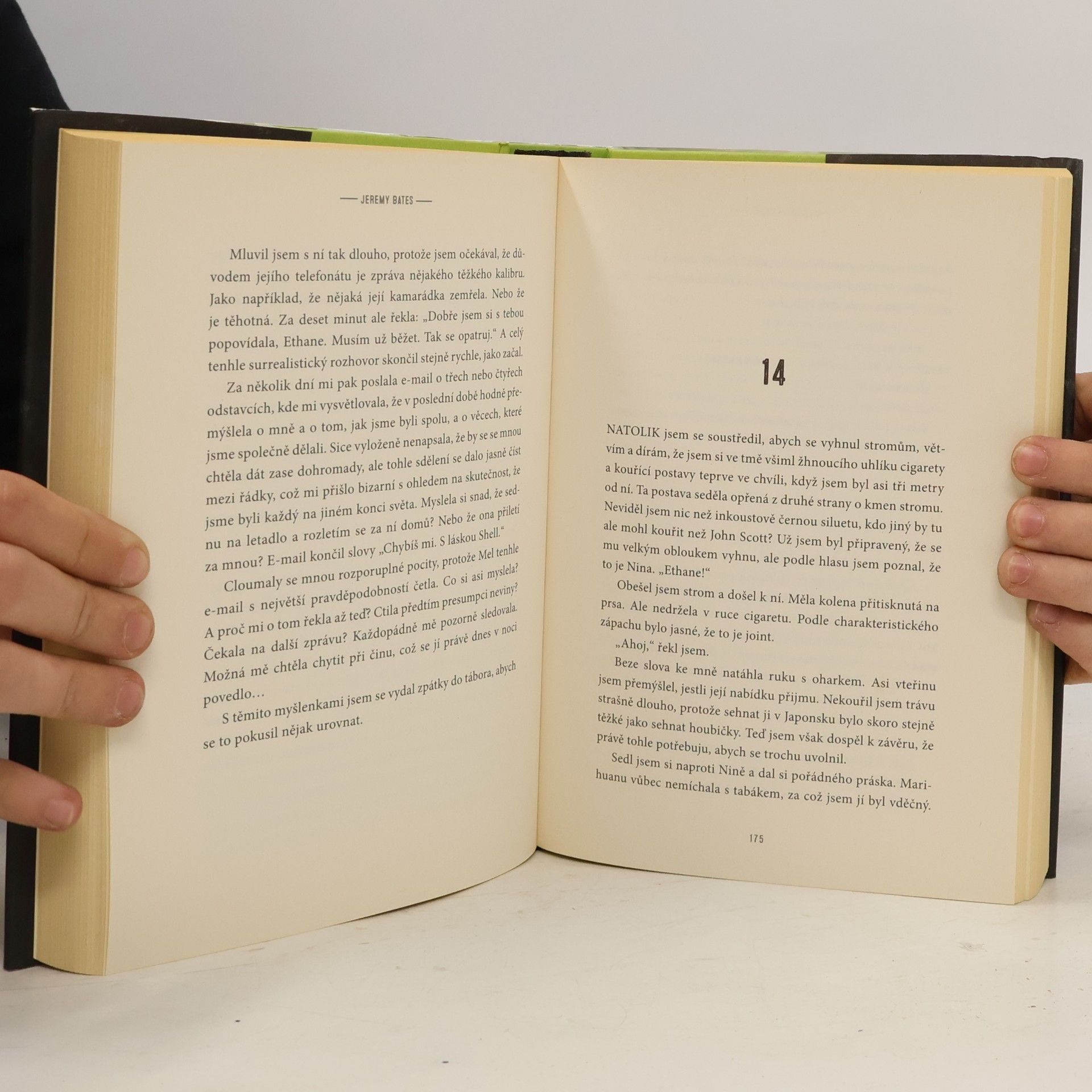 Jeremy Bates Les sebevrahů Aokigahara