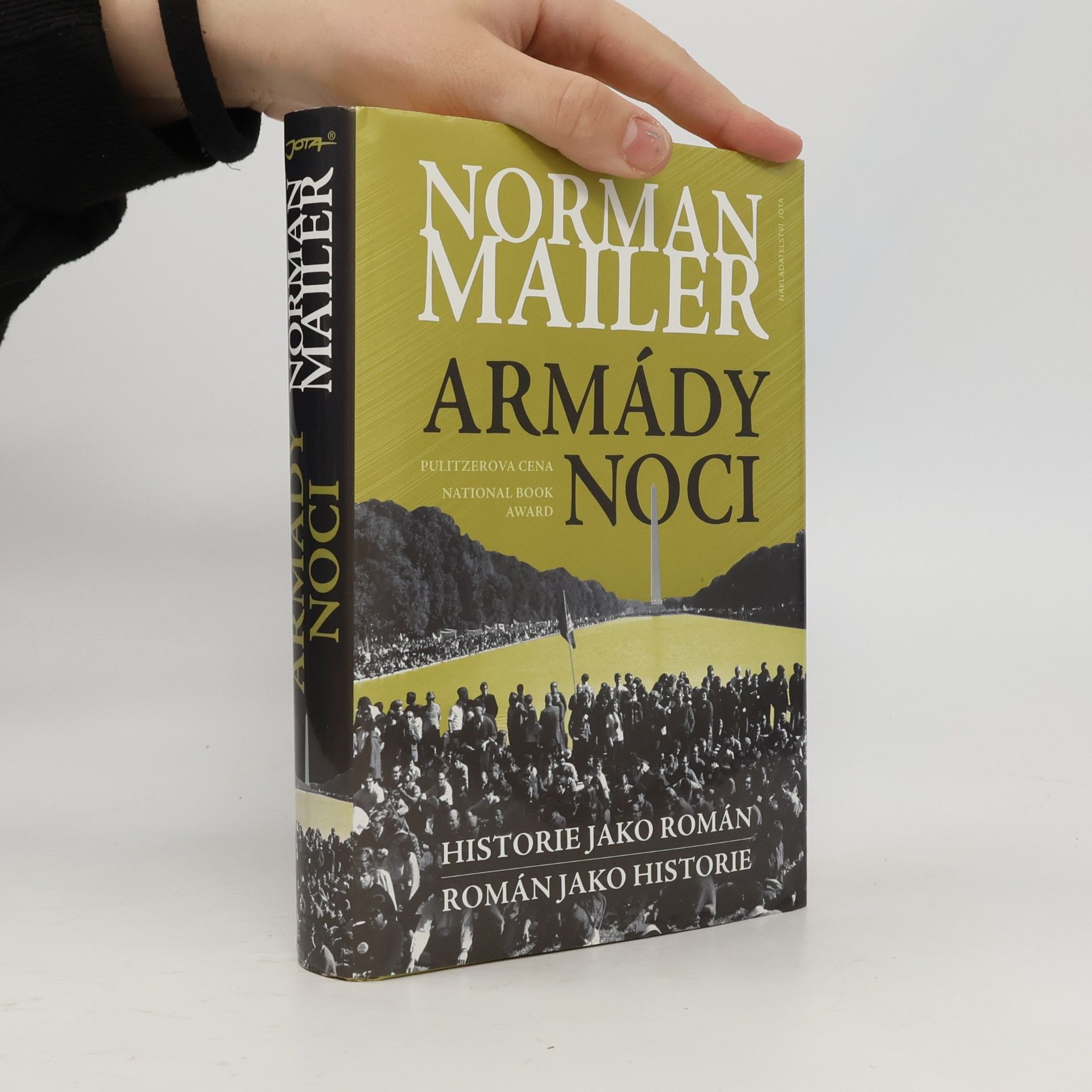 Norman Mailer Armády noci
