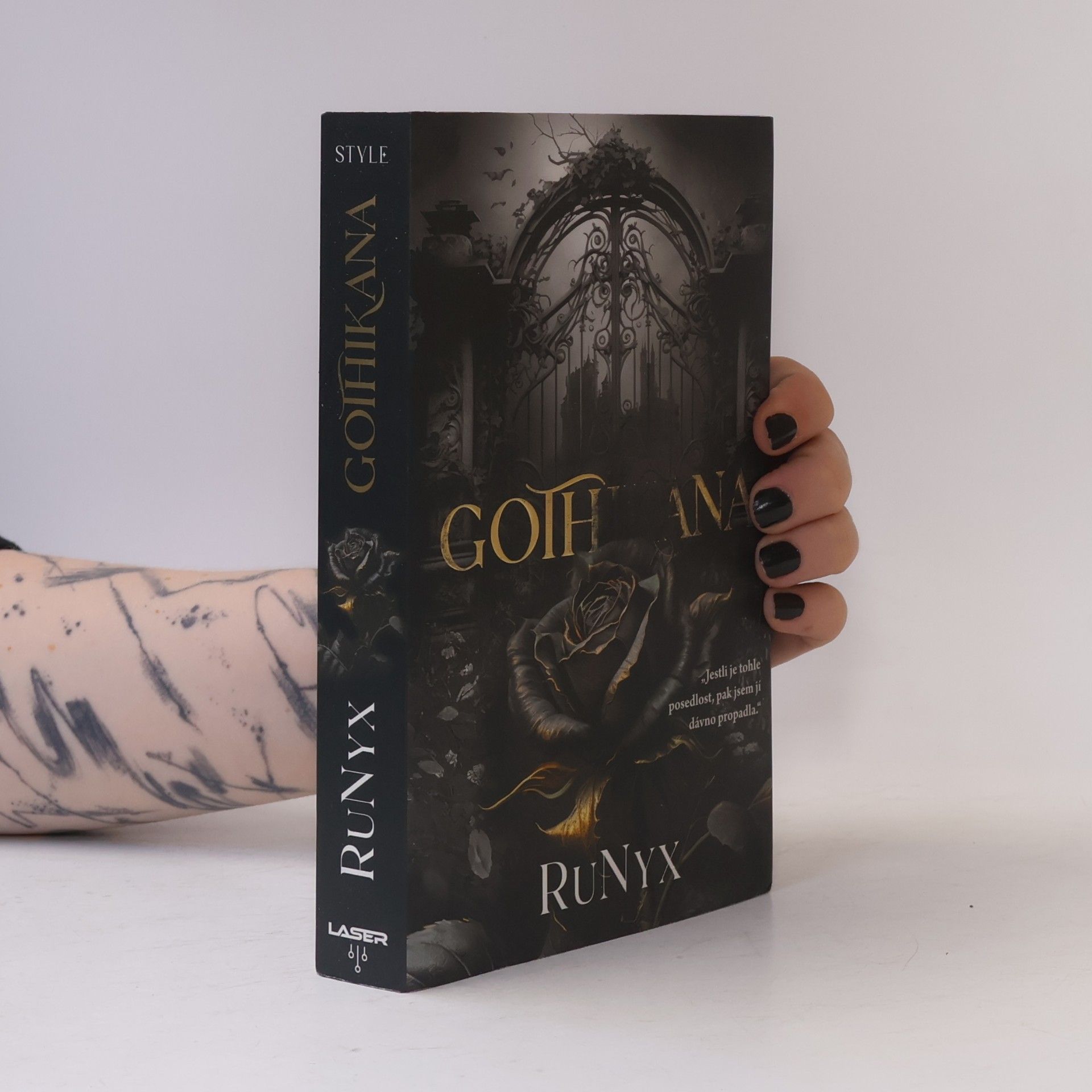 RuNyx Gothikana