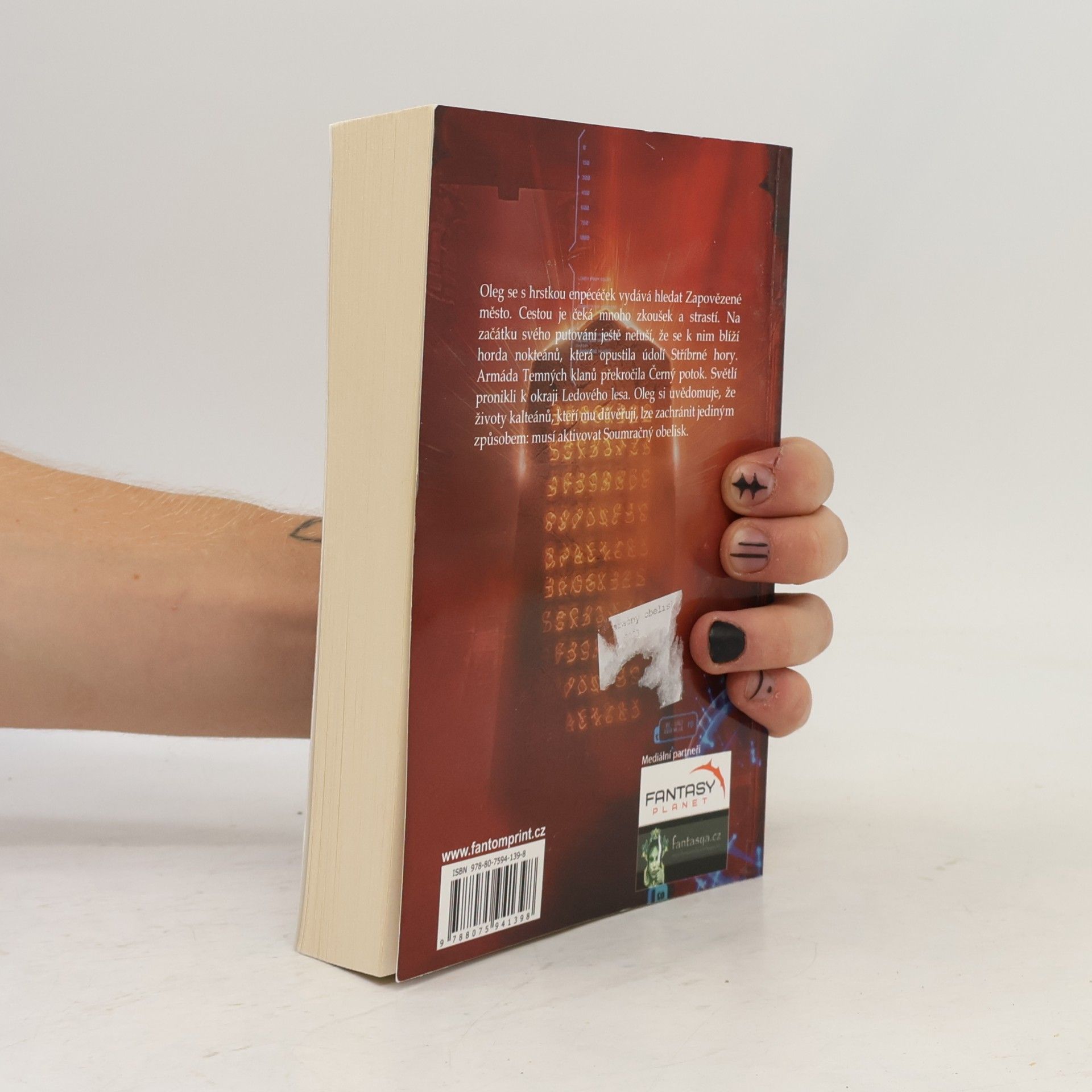 Alexej Osadčuk Mirror world. IV., Soumračný obelisk