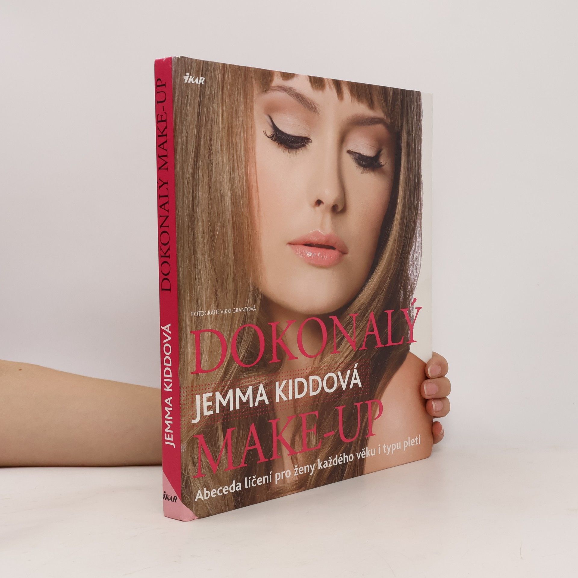 Jemma Kidd Dokonalý make-up