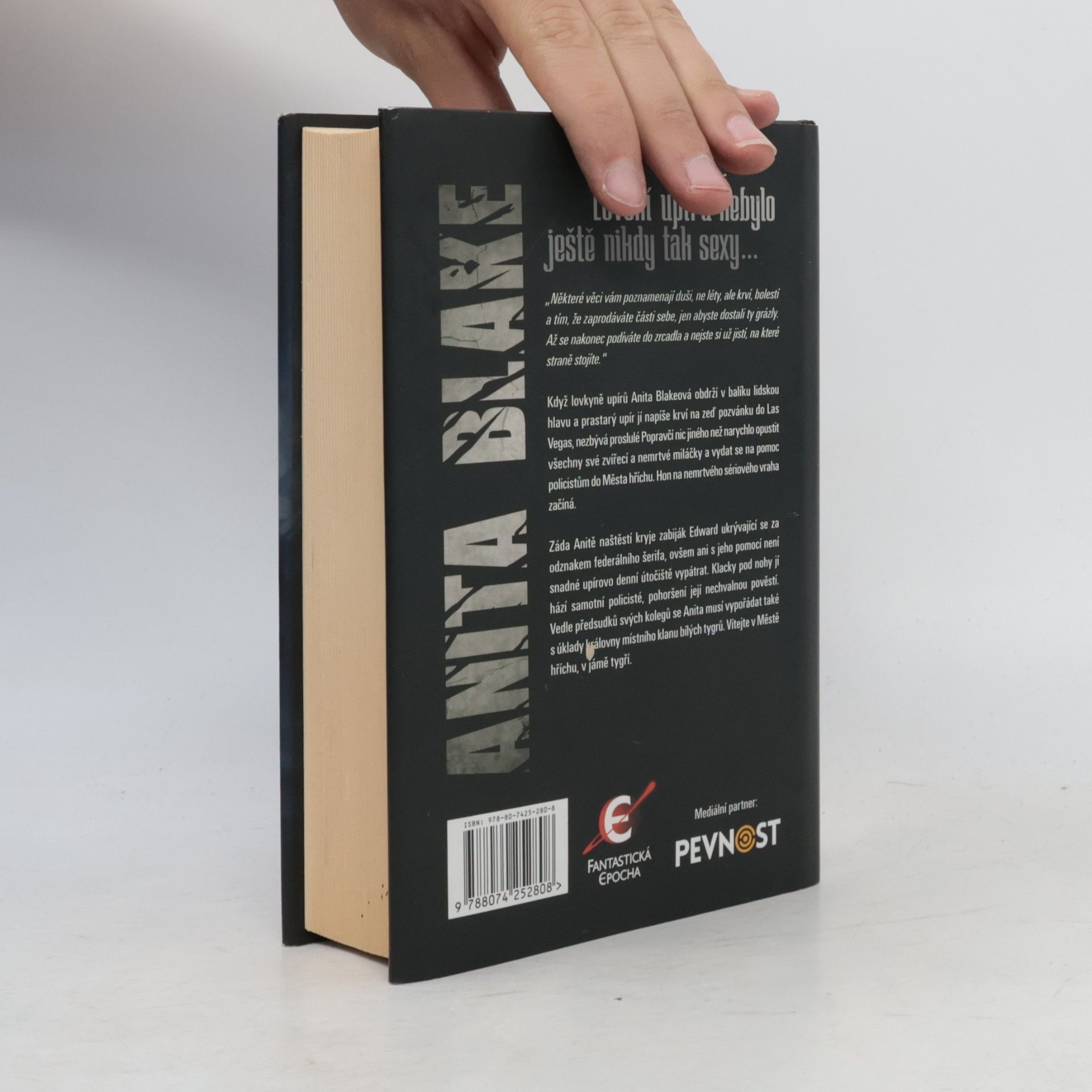 Laurell Kaye Hamilton S kůží na trh
