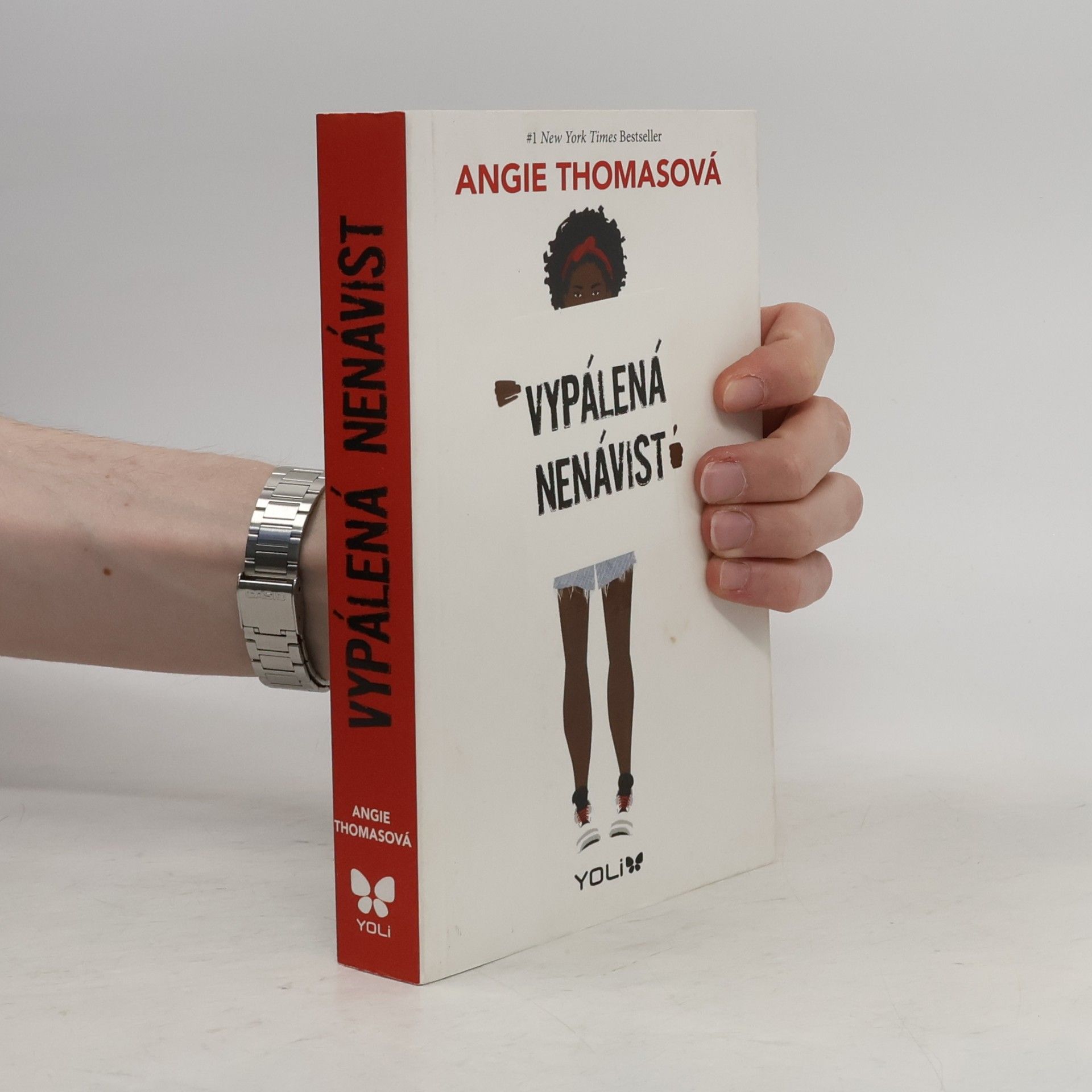 Angie Thomas Vypálená nenávist