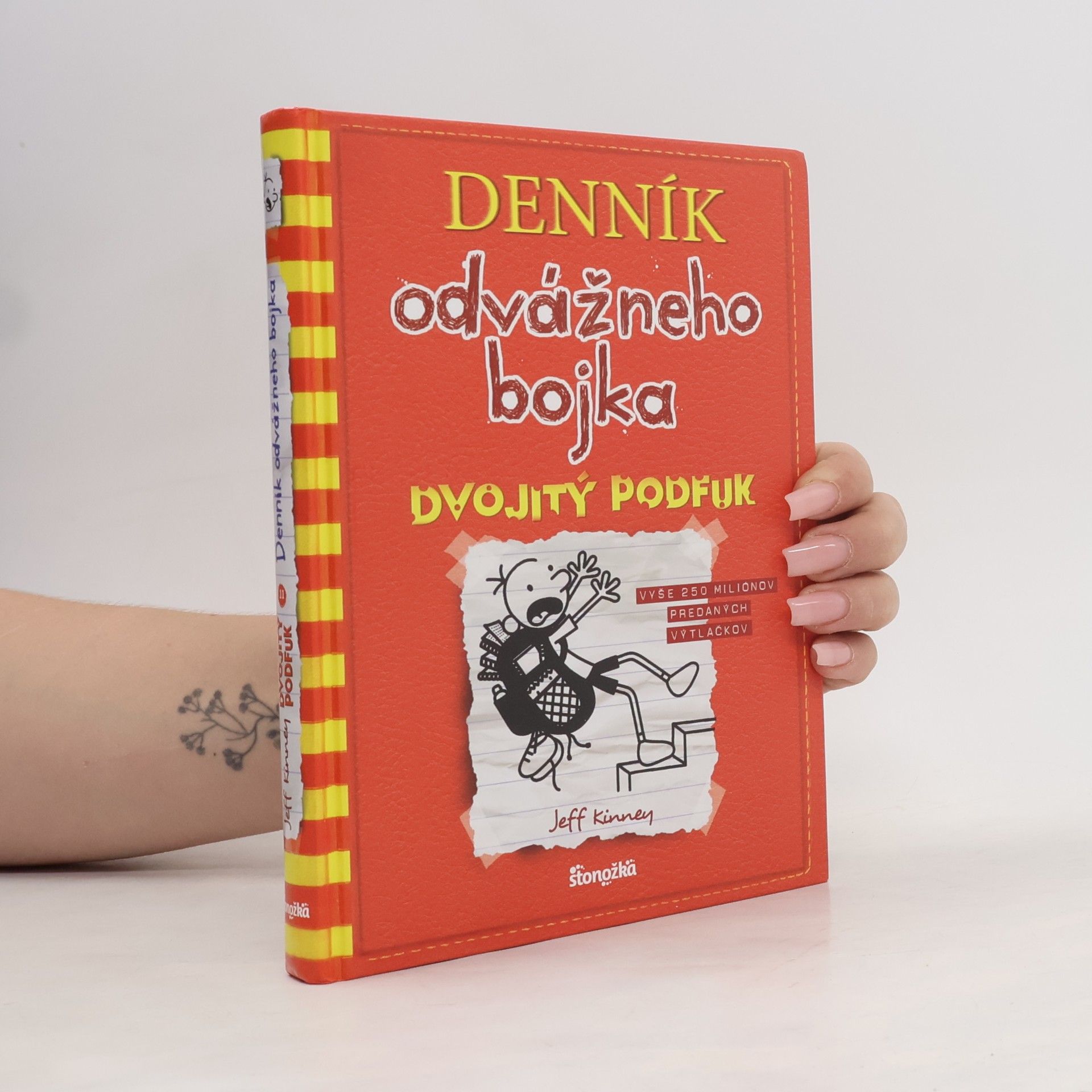 Jeff Kinney Denník odvážneho bojka; dvojitý podfuk