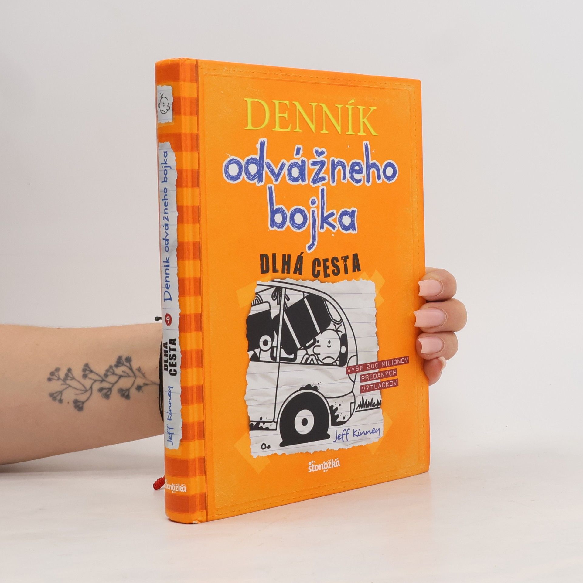 Jeff Kinney Denník odvážneho bojka 9 : dlhá cesta