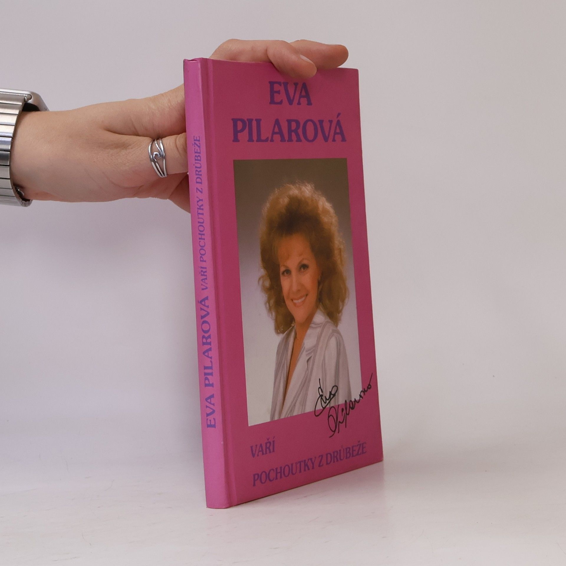 Eva Pilarová Eva Pilarová vaří pochoutky z drůbeže