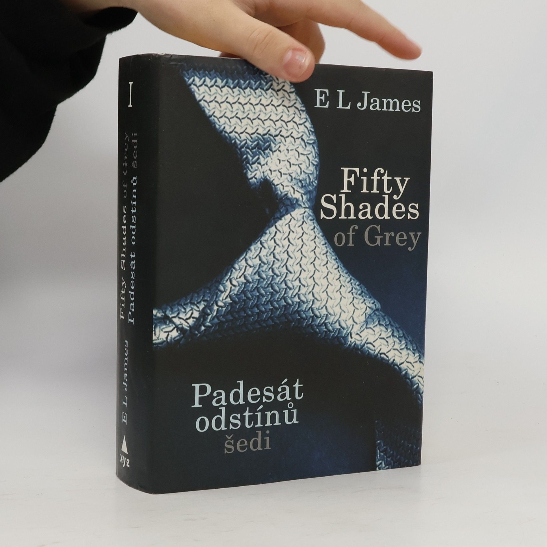 E. L. James Padesát odstínů šedi
