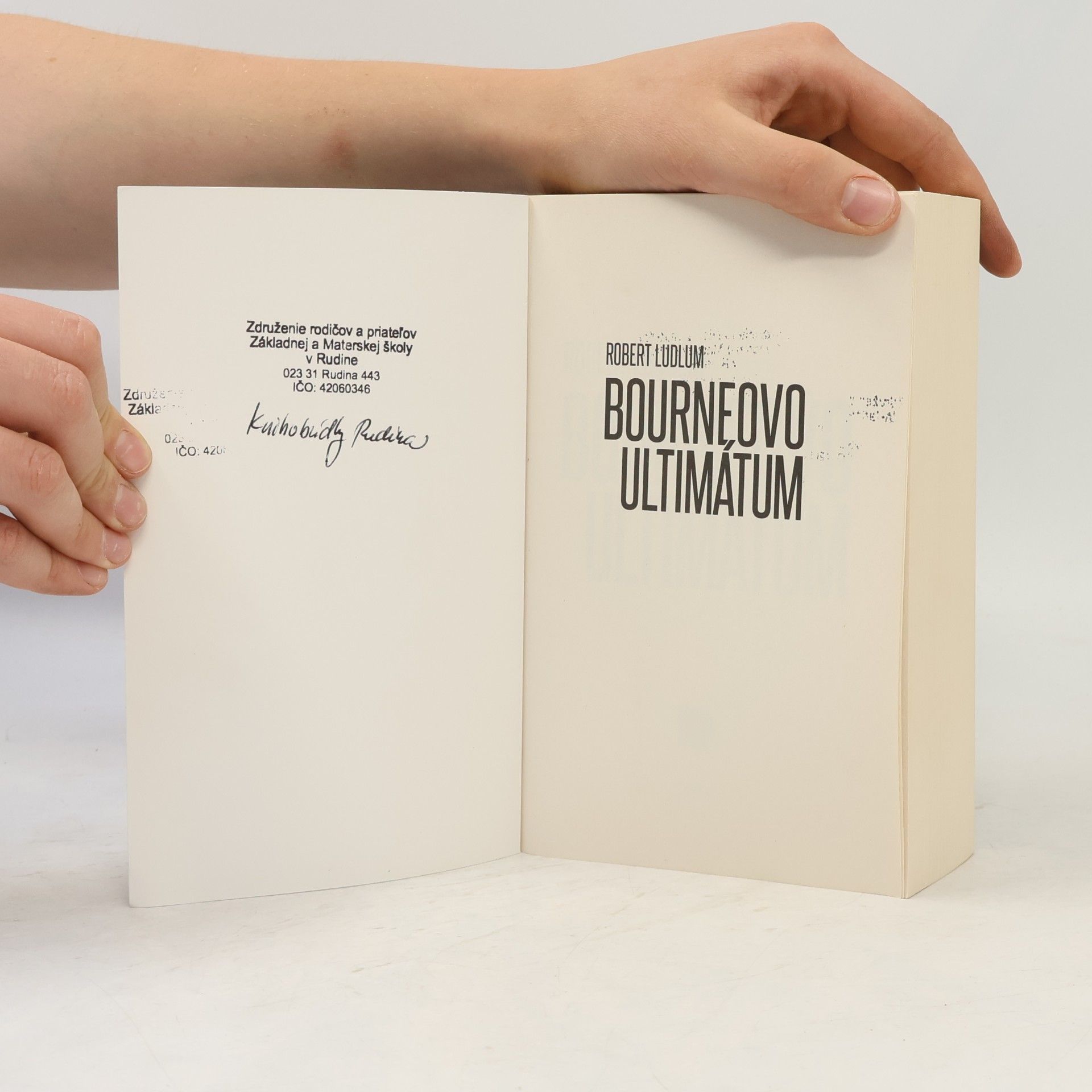 Robert Ludlum Bourneovo ultimátum