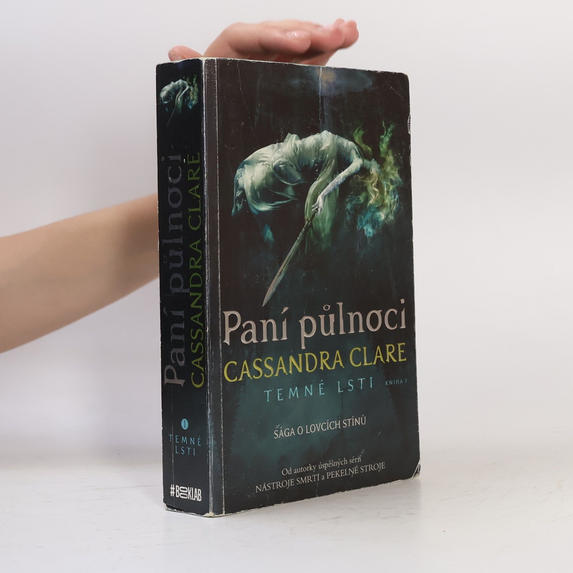 Cassandra Clare Temné lsti. Kniha první, Paní půlnoci