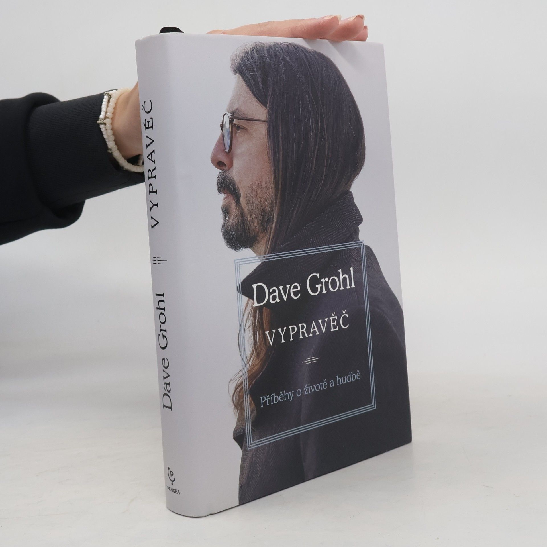 Dave Grohl Vypravěč : příběhy o životě a hudbě