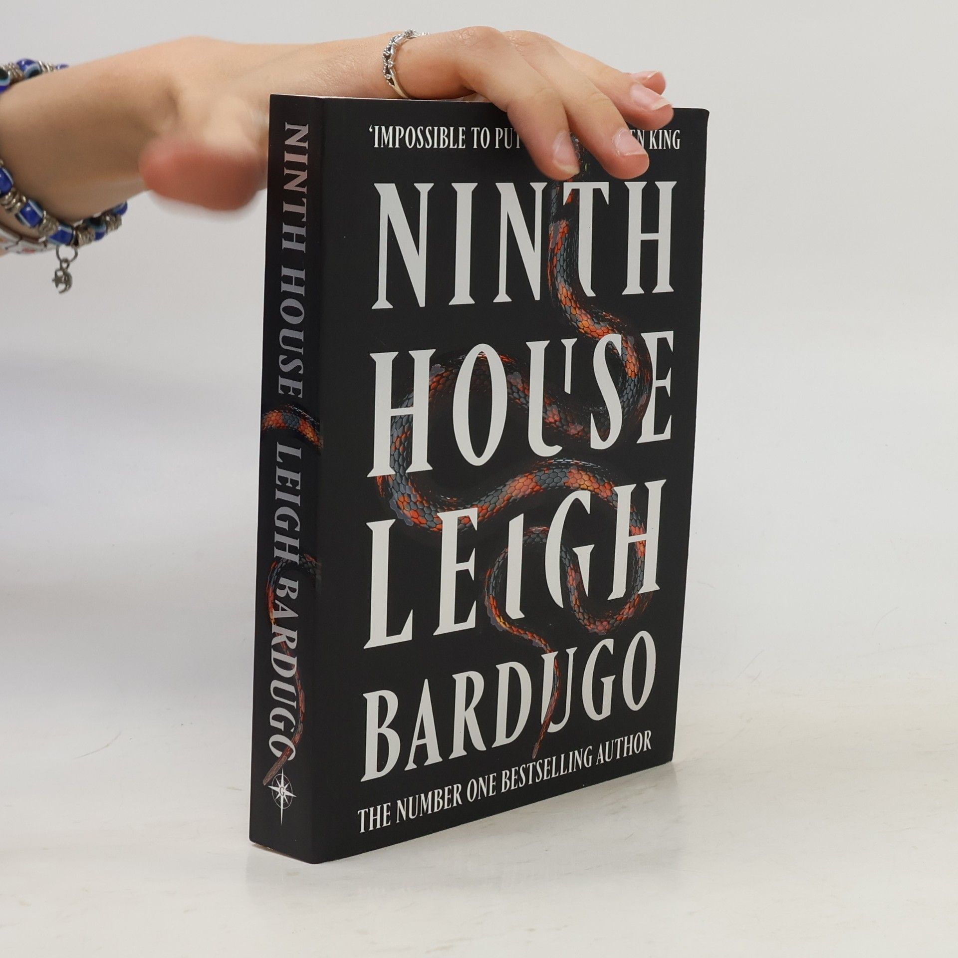 Leigh Bardugo Ninth House