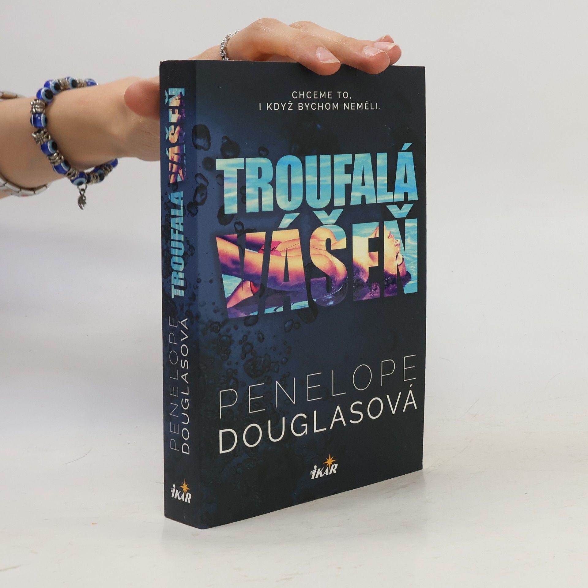 Penelope Douglas Troufalá vášeň
