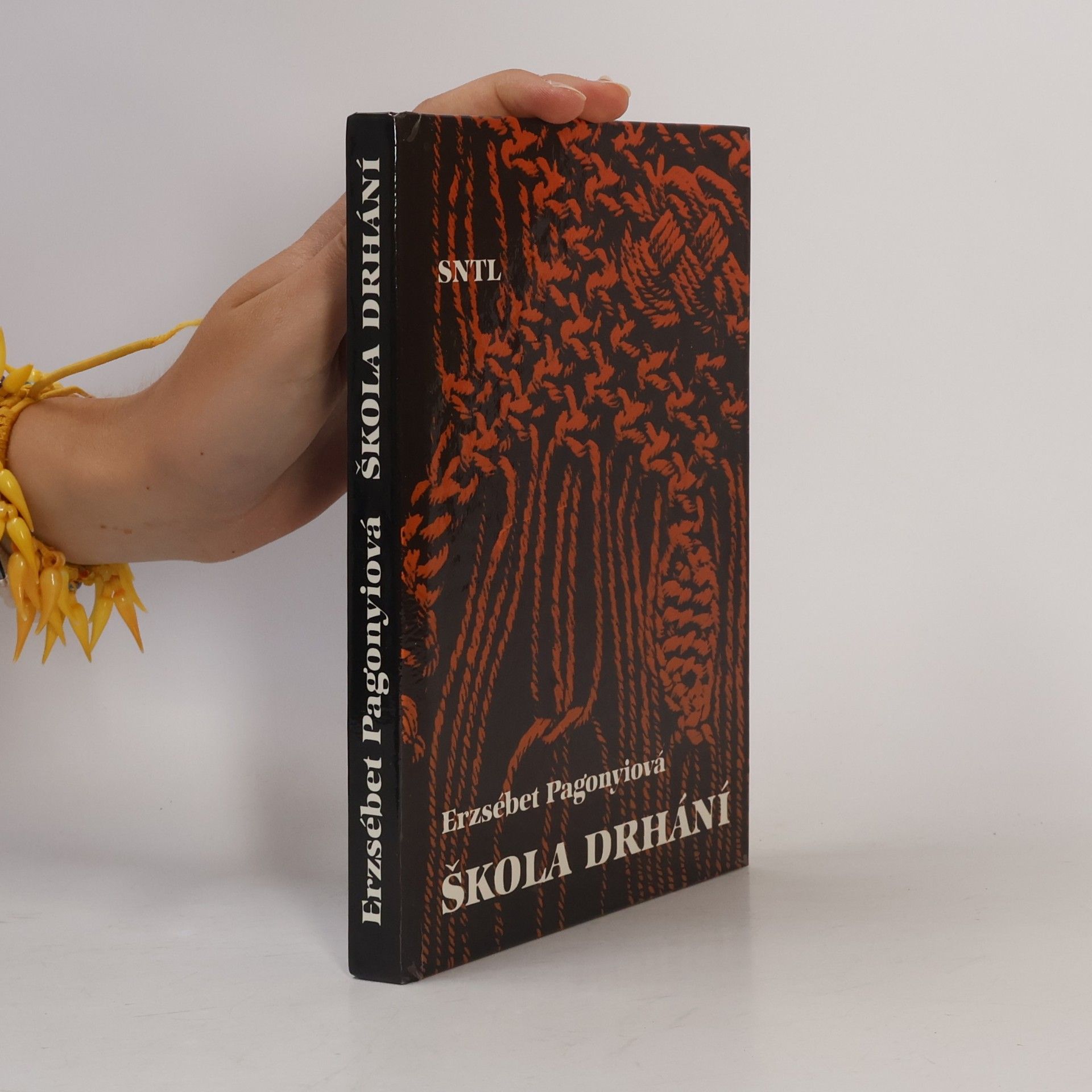 Erzsébet Pagonyi Škola drhání