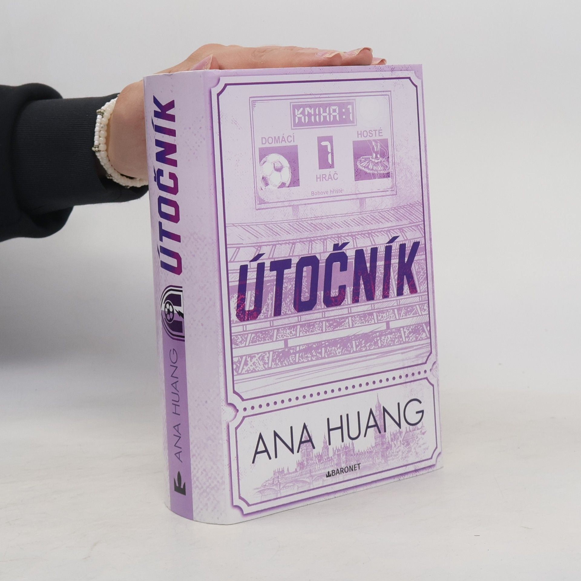 Ana Huang Útočník