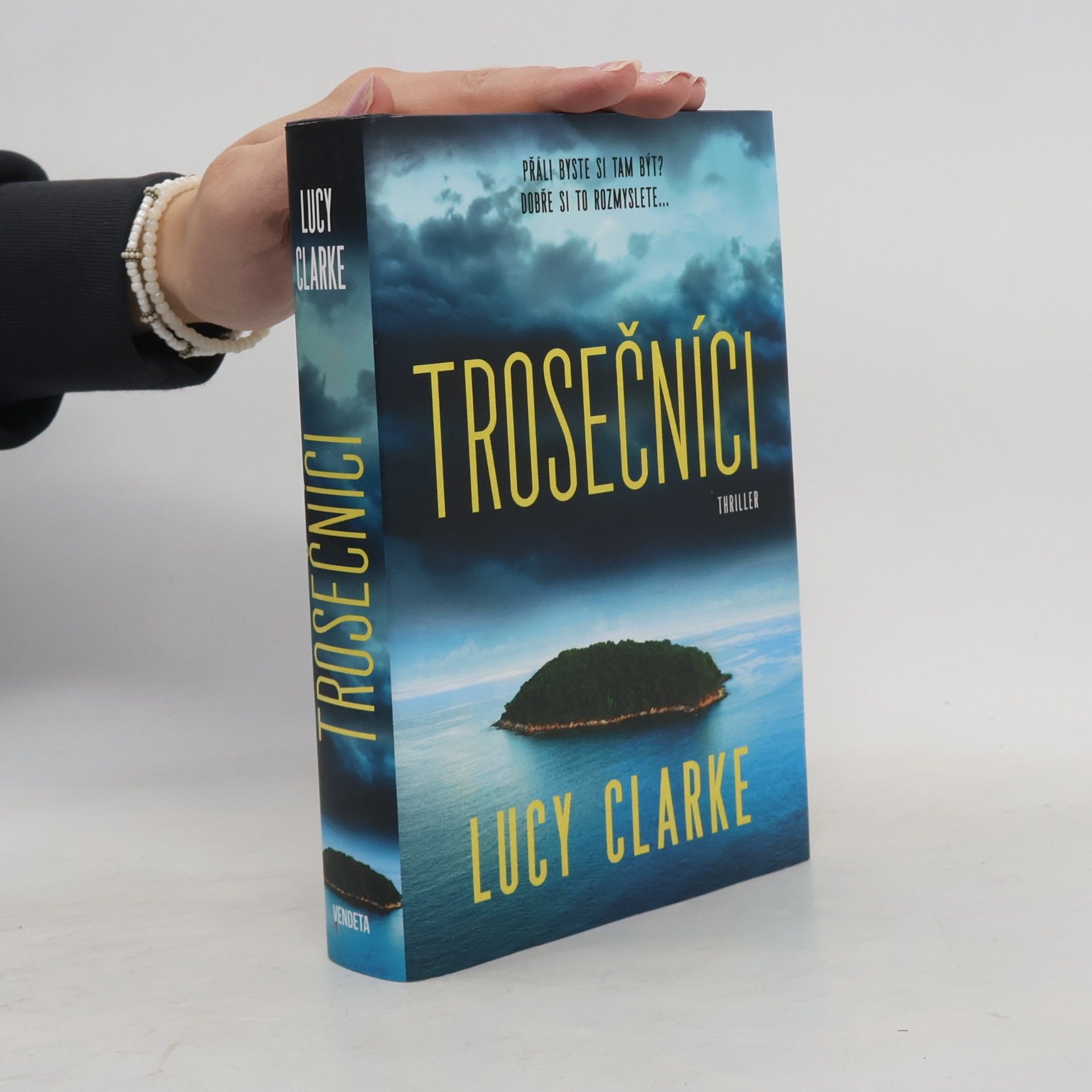 Lucy Clarke Trosečníci