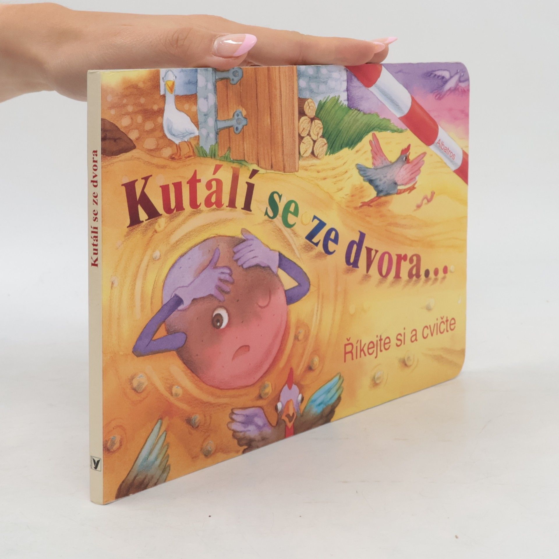 Darina Krygiel Kutálí se ze dvora