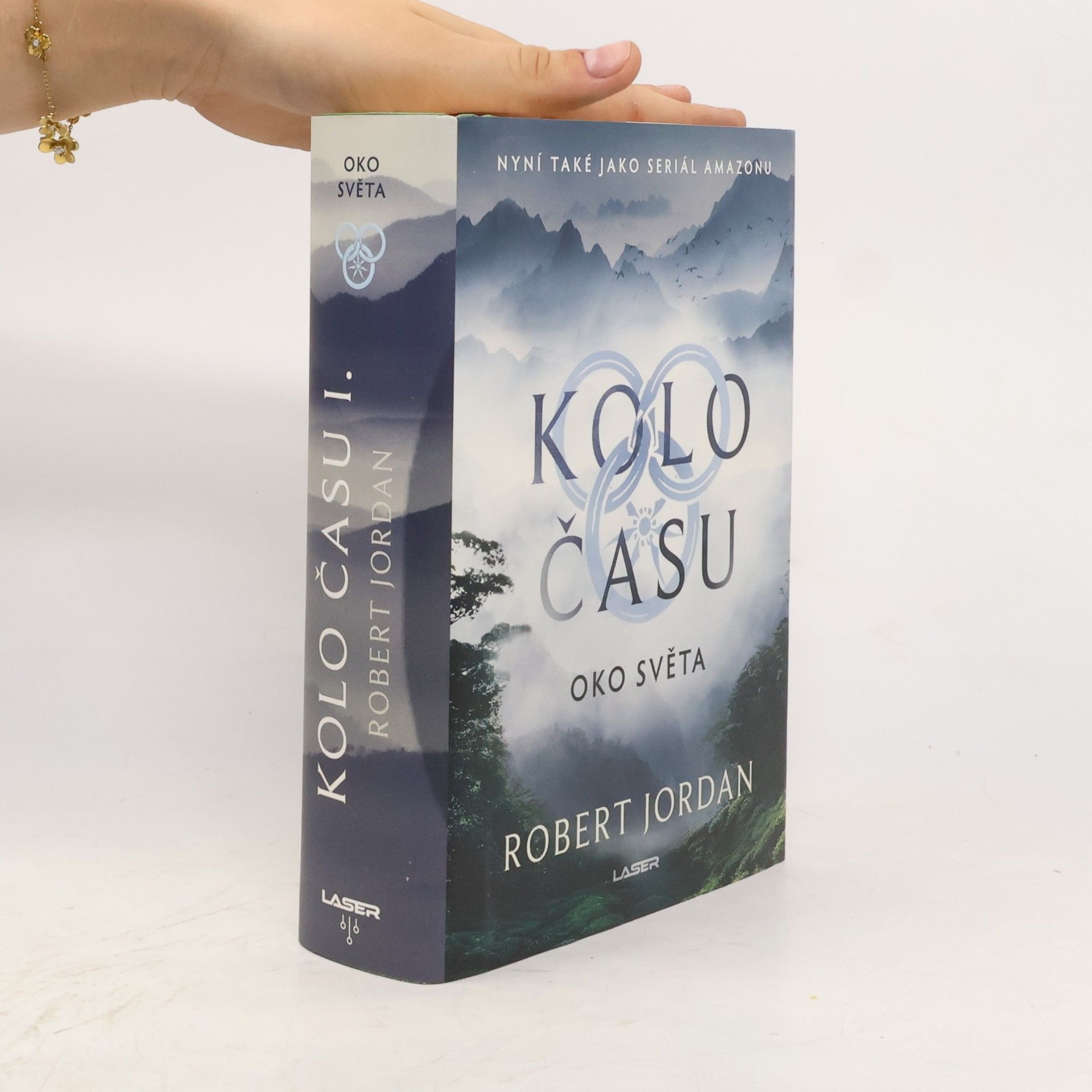 Robert Jordan Kolo času 1. Oko světa