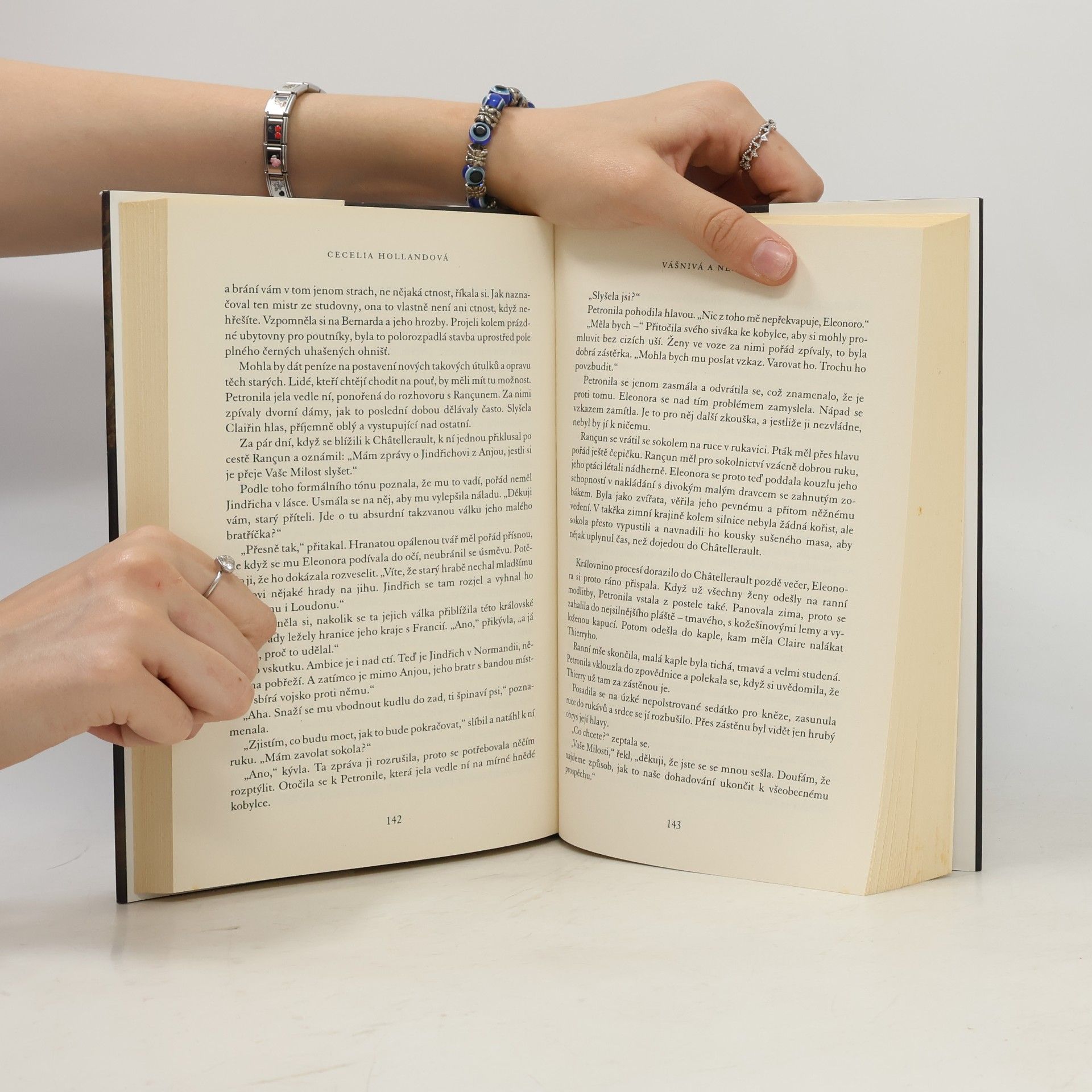 Cecelia Holland Vášnivá a nespoutaná. Osudy královny Eleonory
