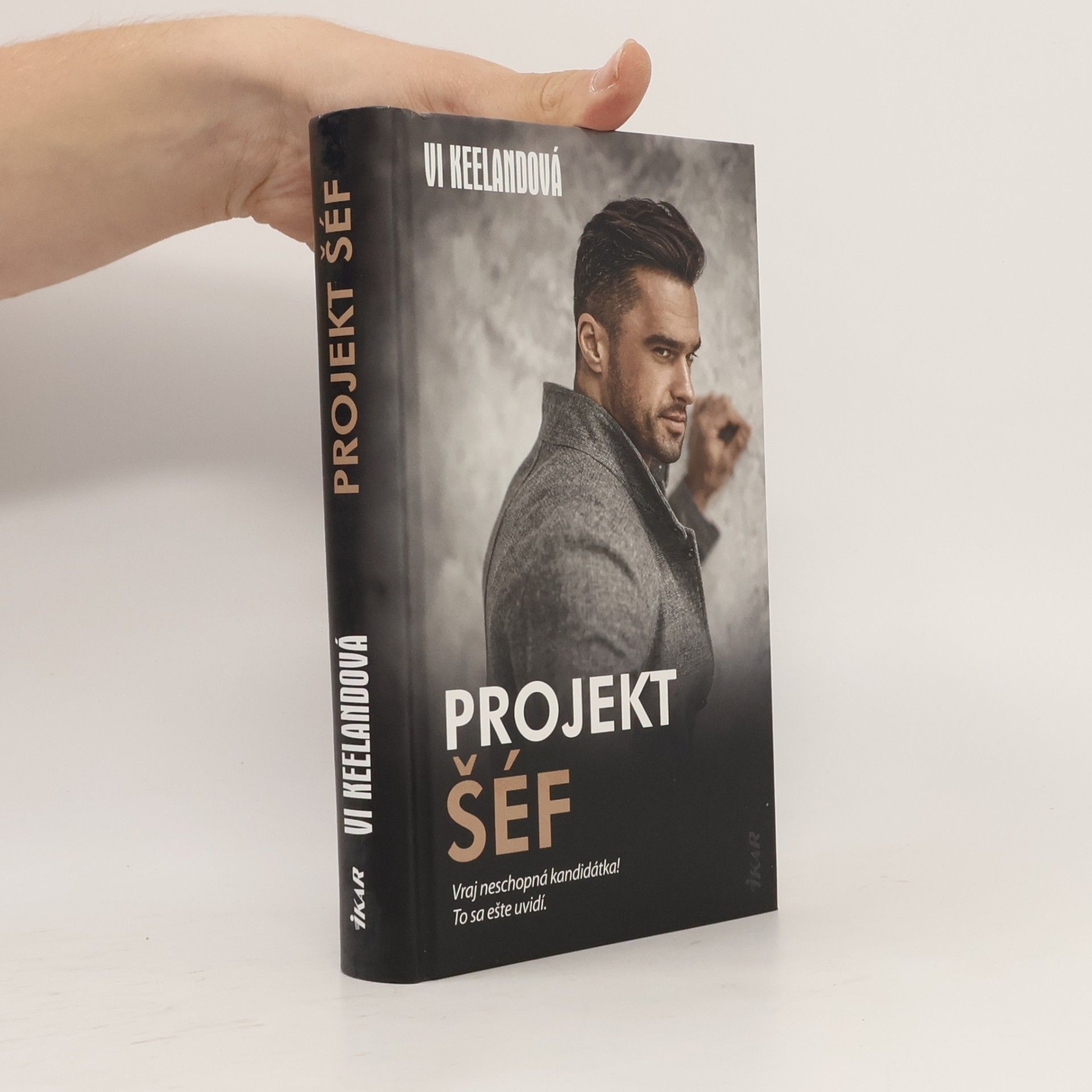 Vi Keeland Projekt šéf