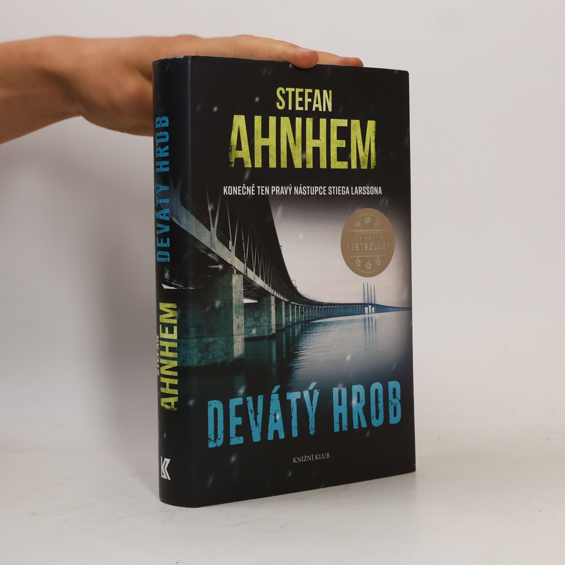 Stefan Ahnhem Devátý hrob