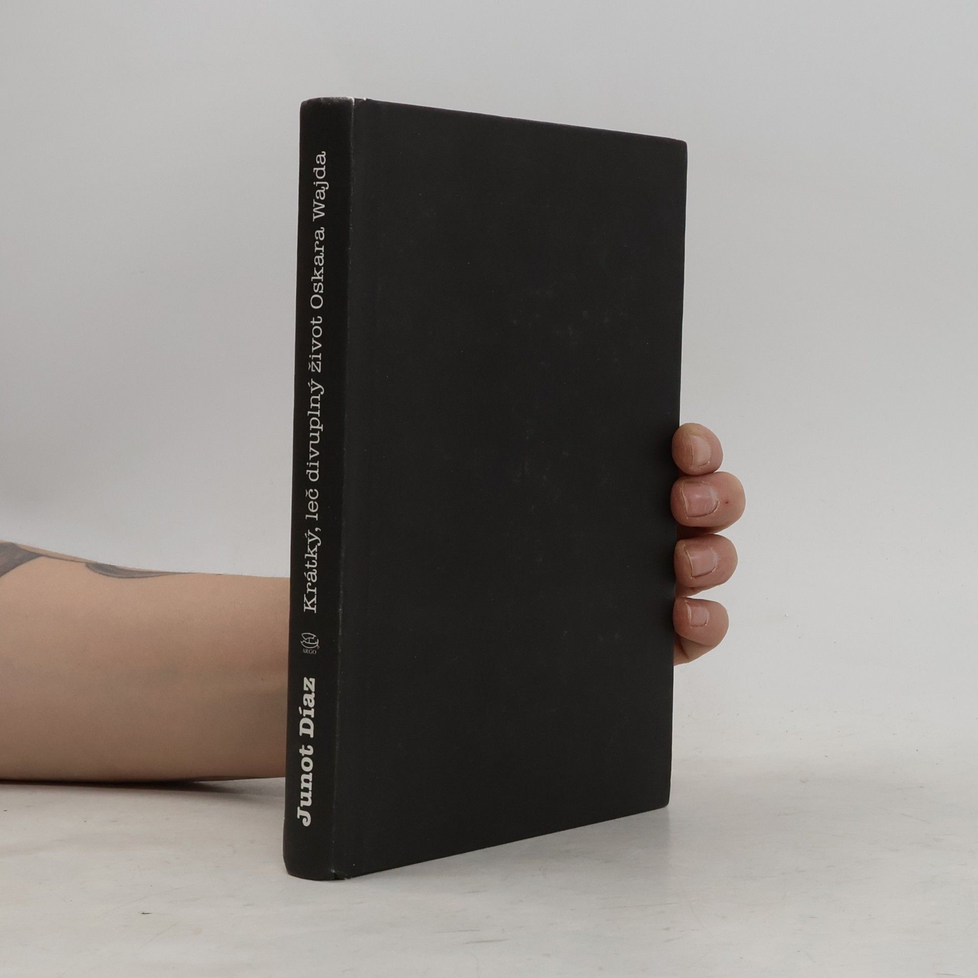 Junot Díaz Krátký, leč divuplný život Oskara Wajda