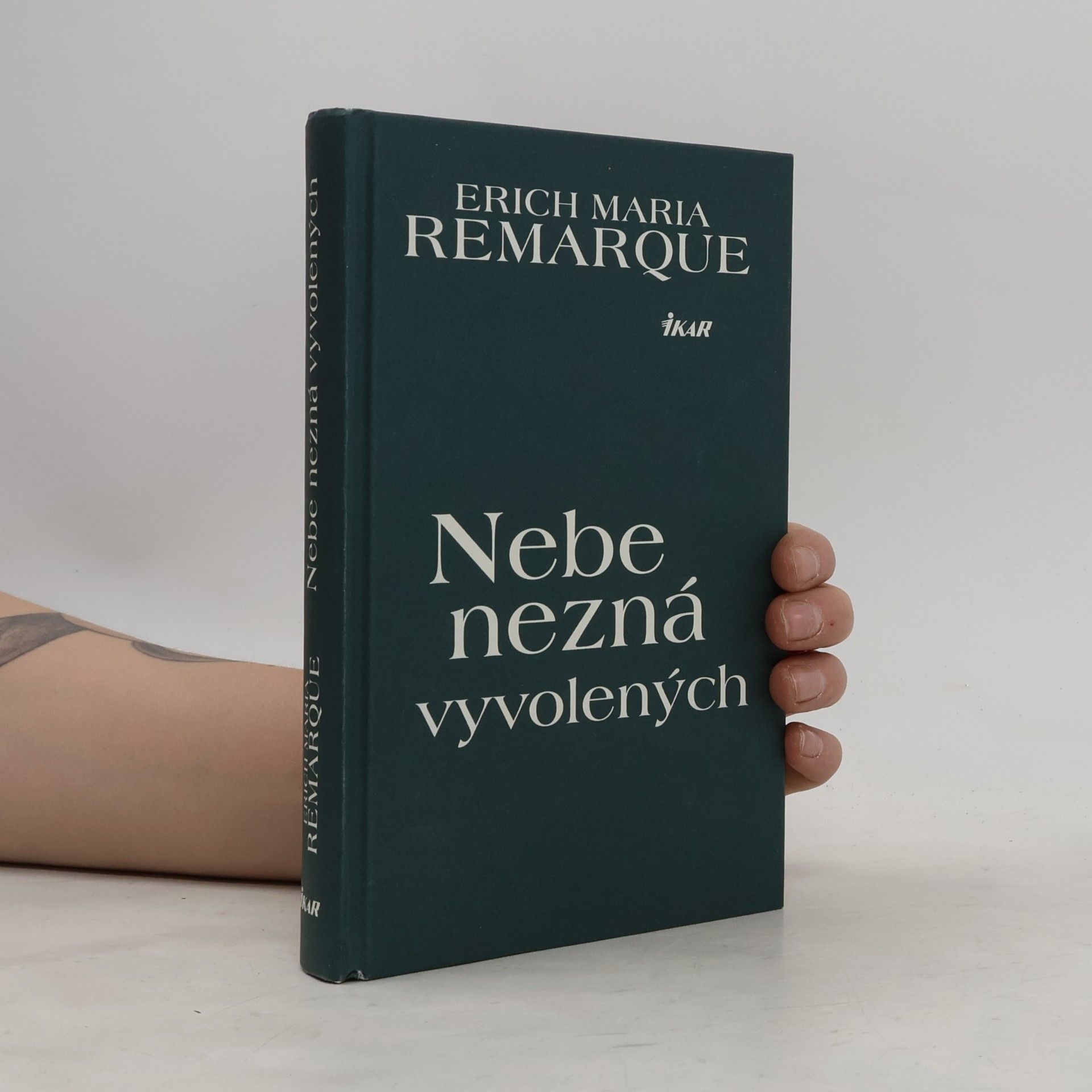Erich Maria Remarque Nebe nezná vyvolených