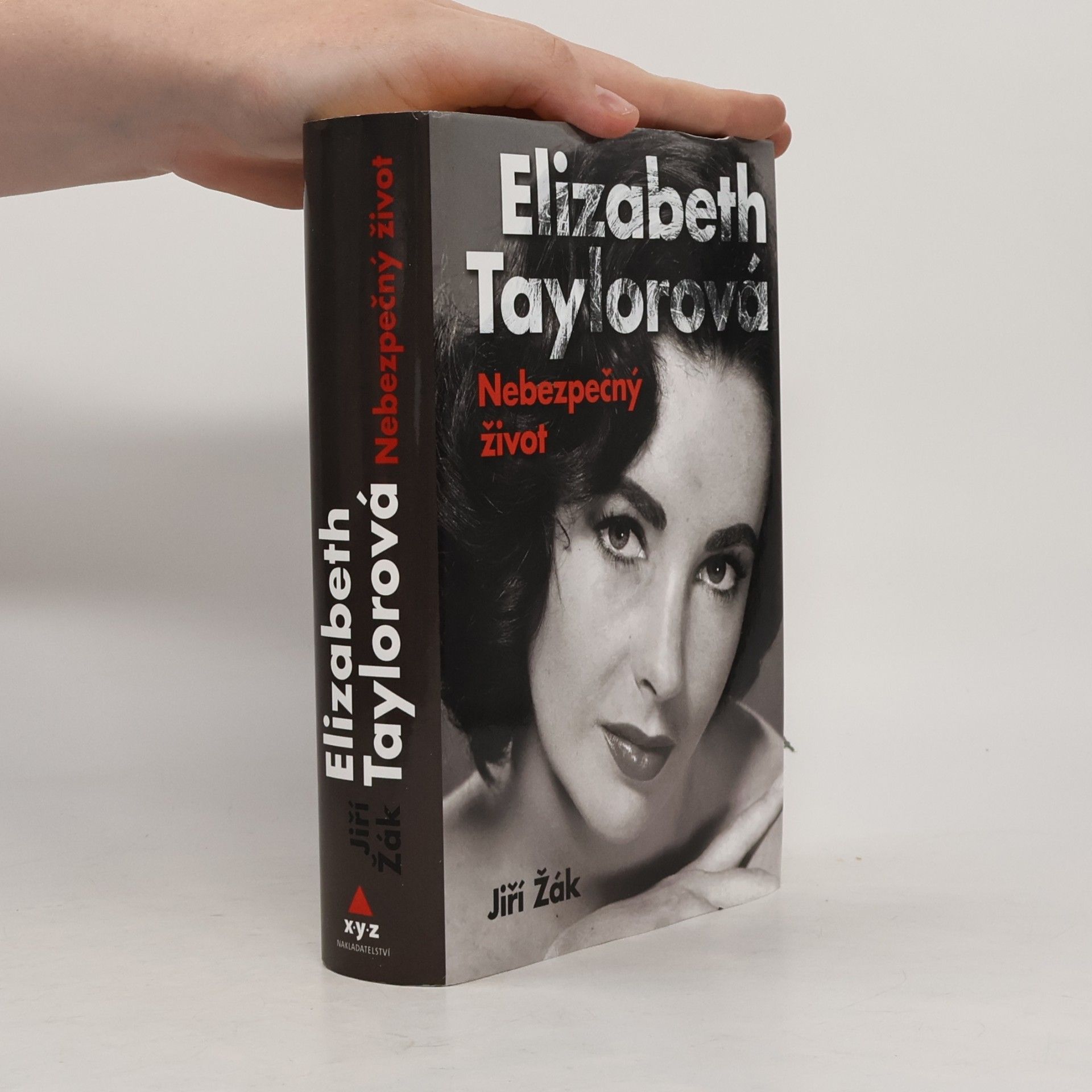 Elizabeth Taylorová - Nebezpečný život