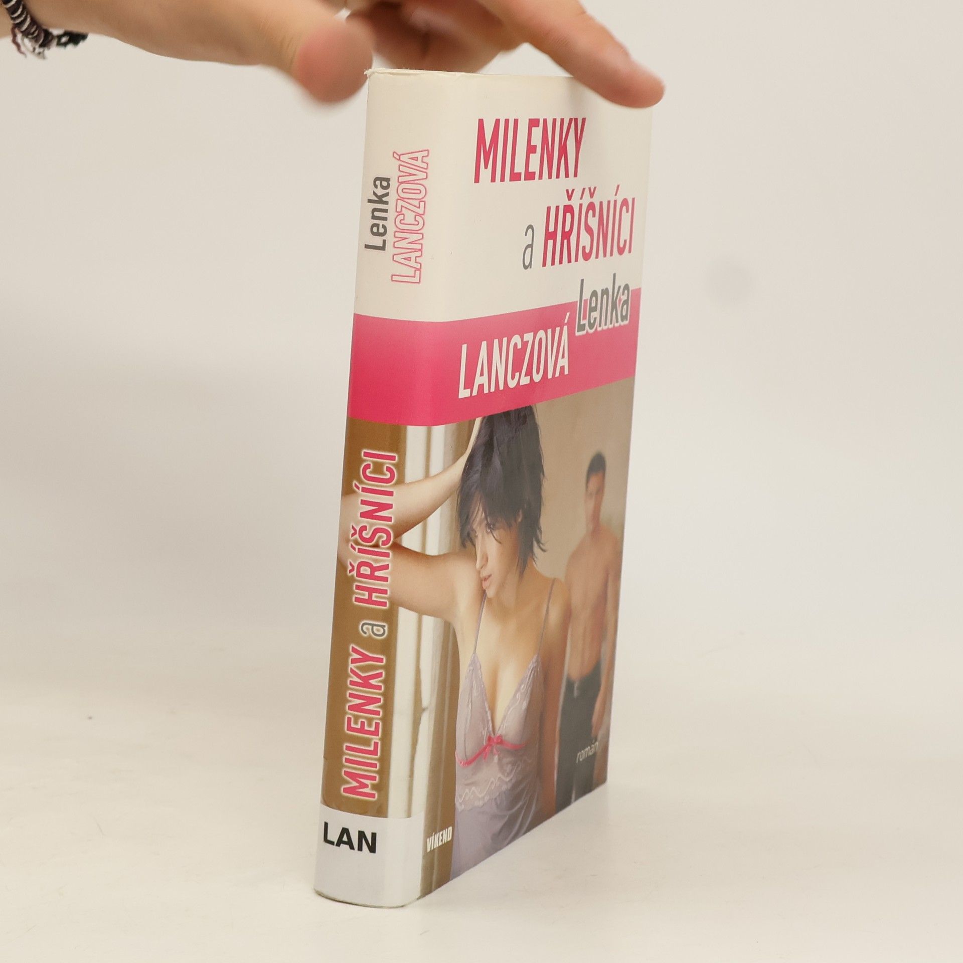 Lenka Lanczová Milenky a hříšníci