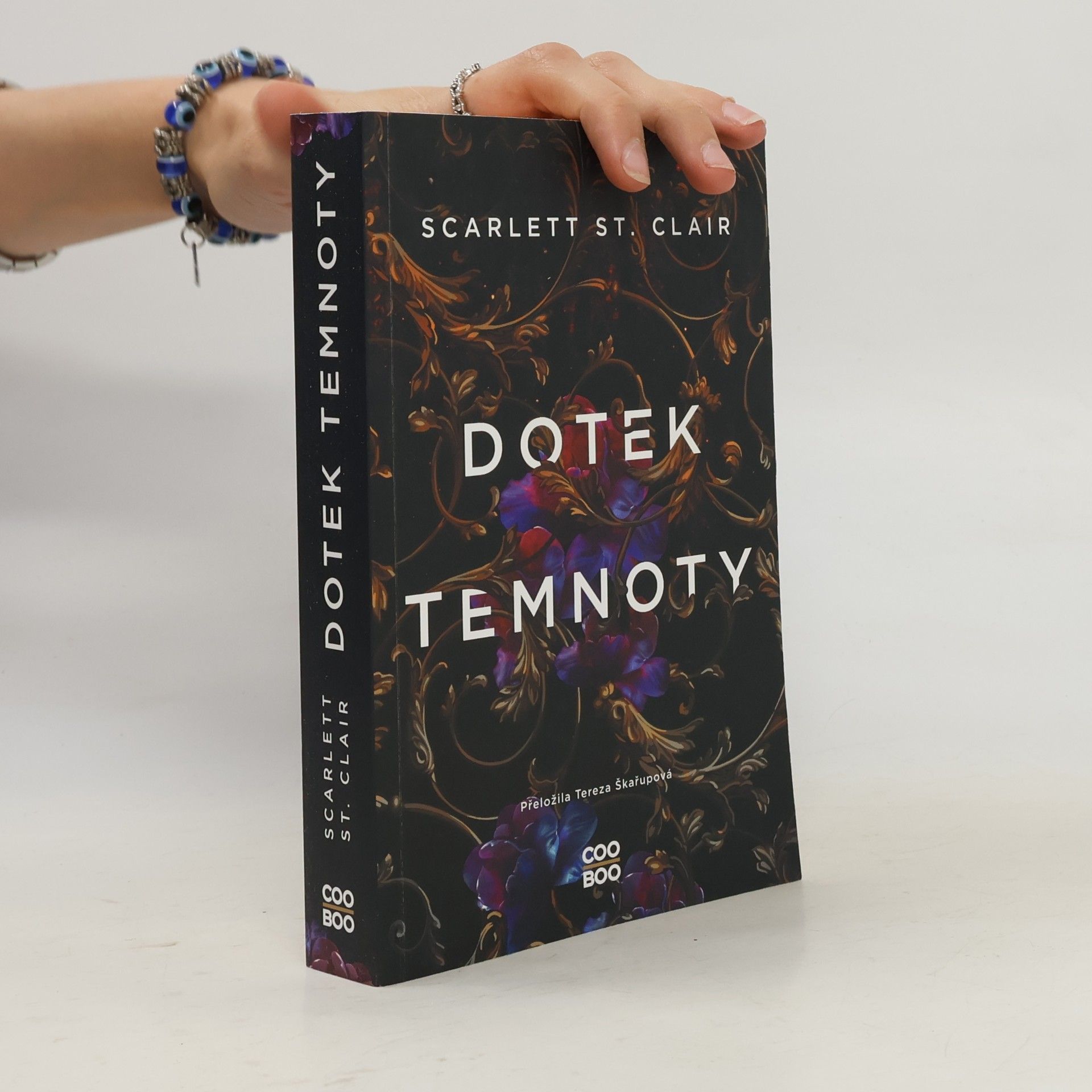 Scarlett St. Clair Dotek temnoty
