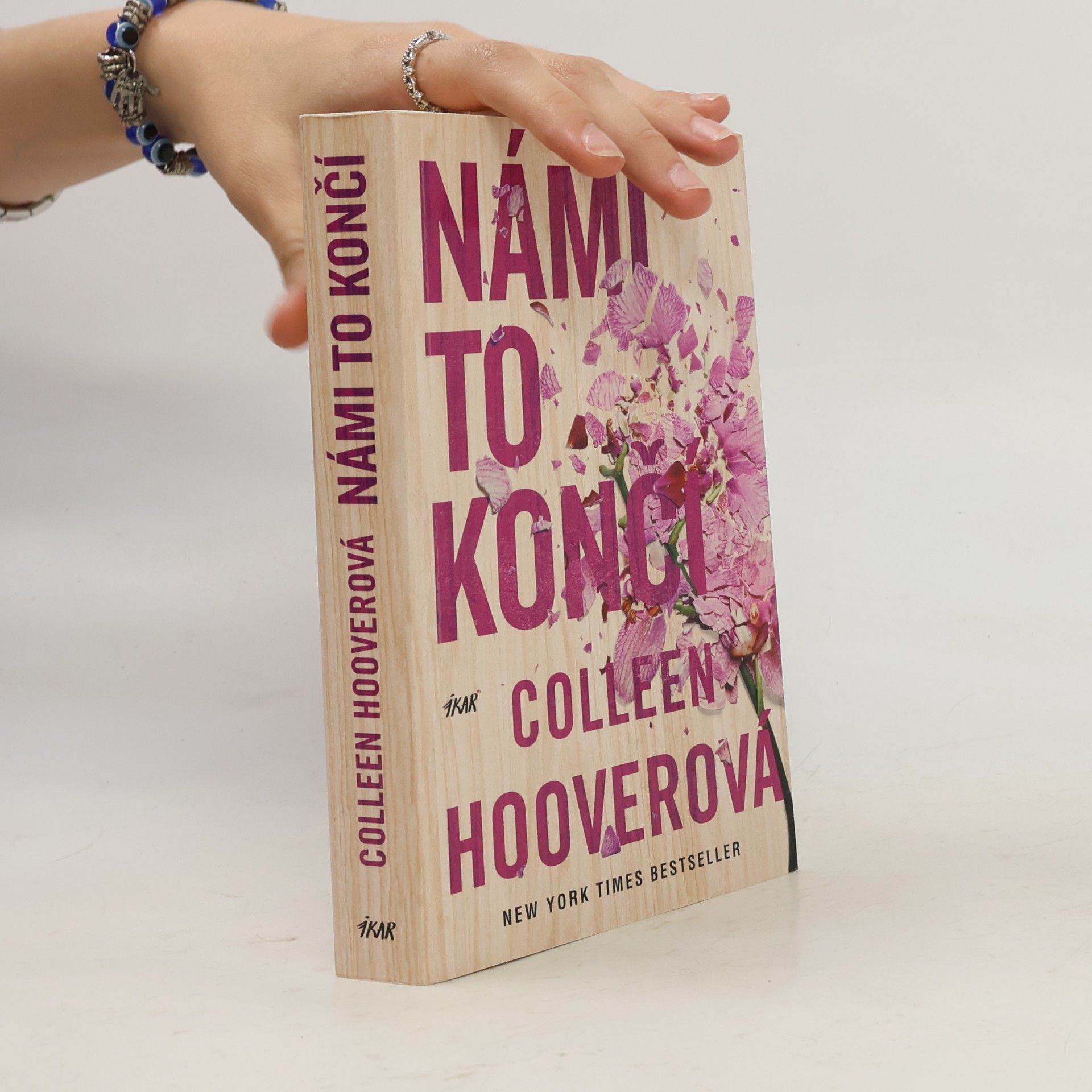 Colleen Hooverová Námi to končí