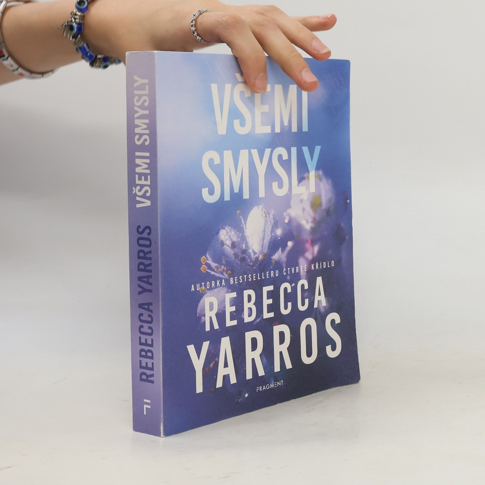 Rebecca Yarros Všemi smysly