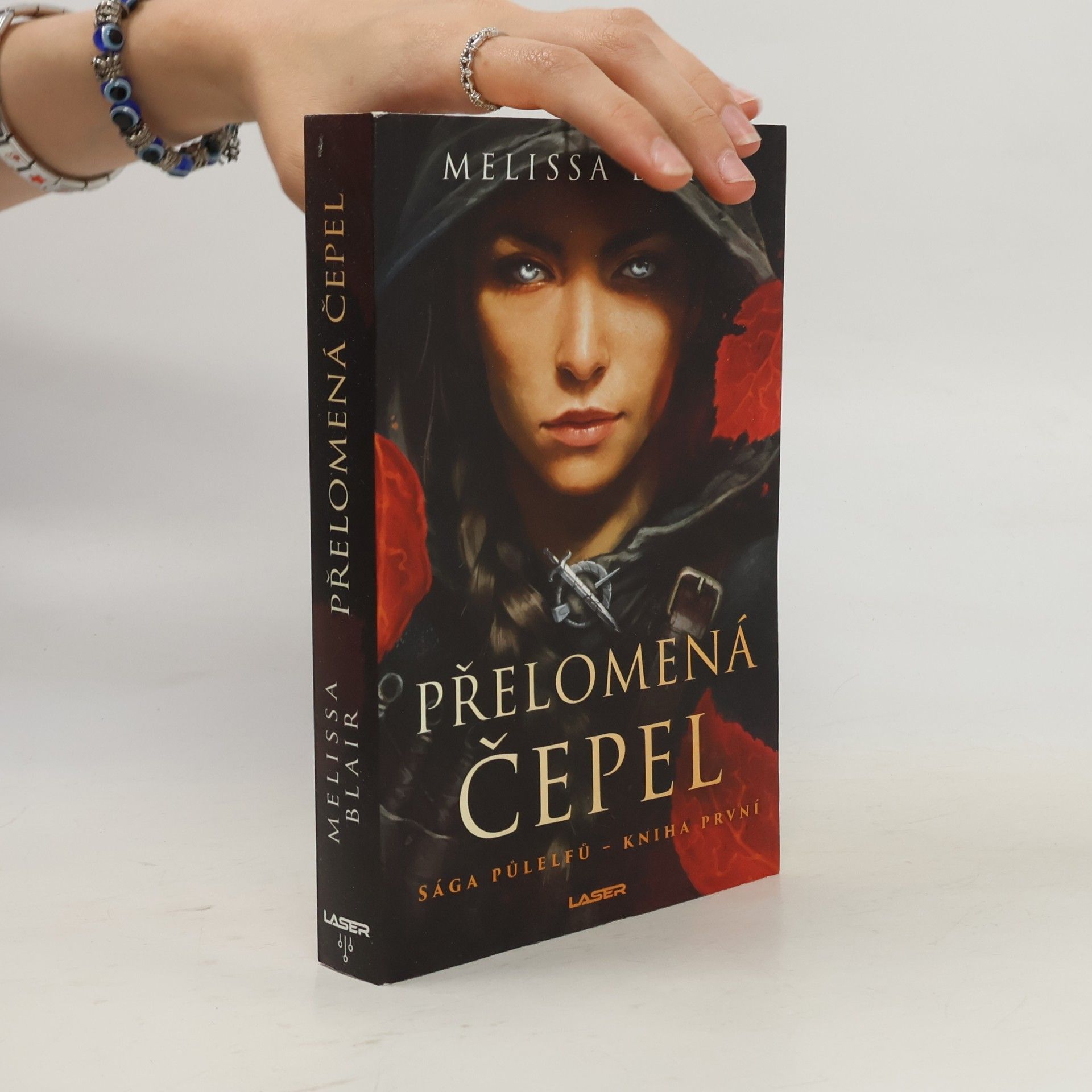 Melissa Blair Sága půlelfů 1. Přelomená čepel