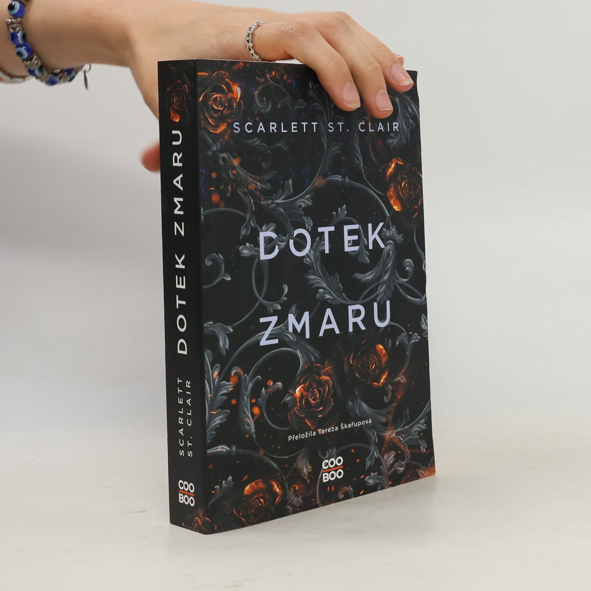 Scarlett St. Clair Dotek zmaru