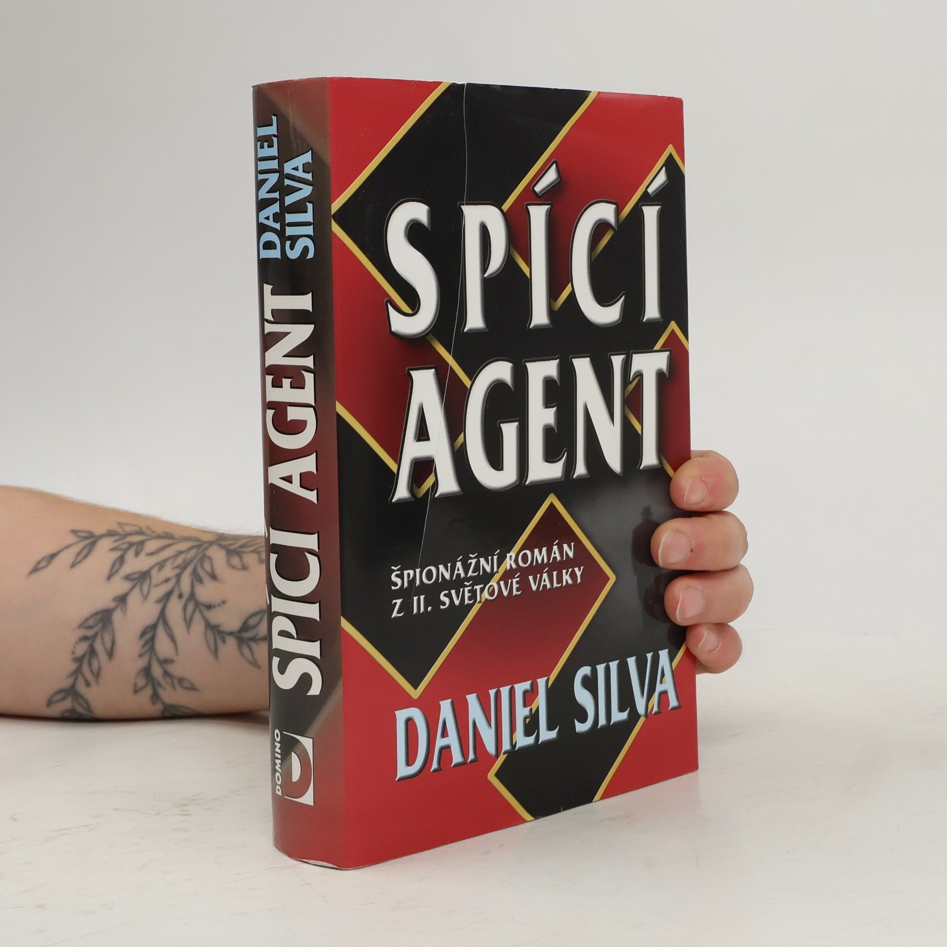 Daniel Silva Spící agent