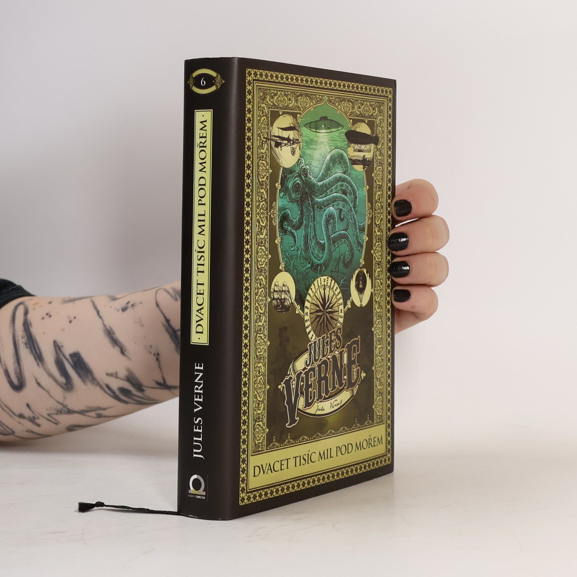 Jules Verne Dvacet tisíc mil pod mořem