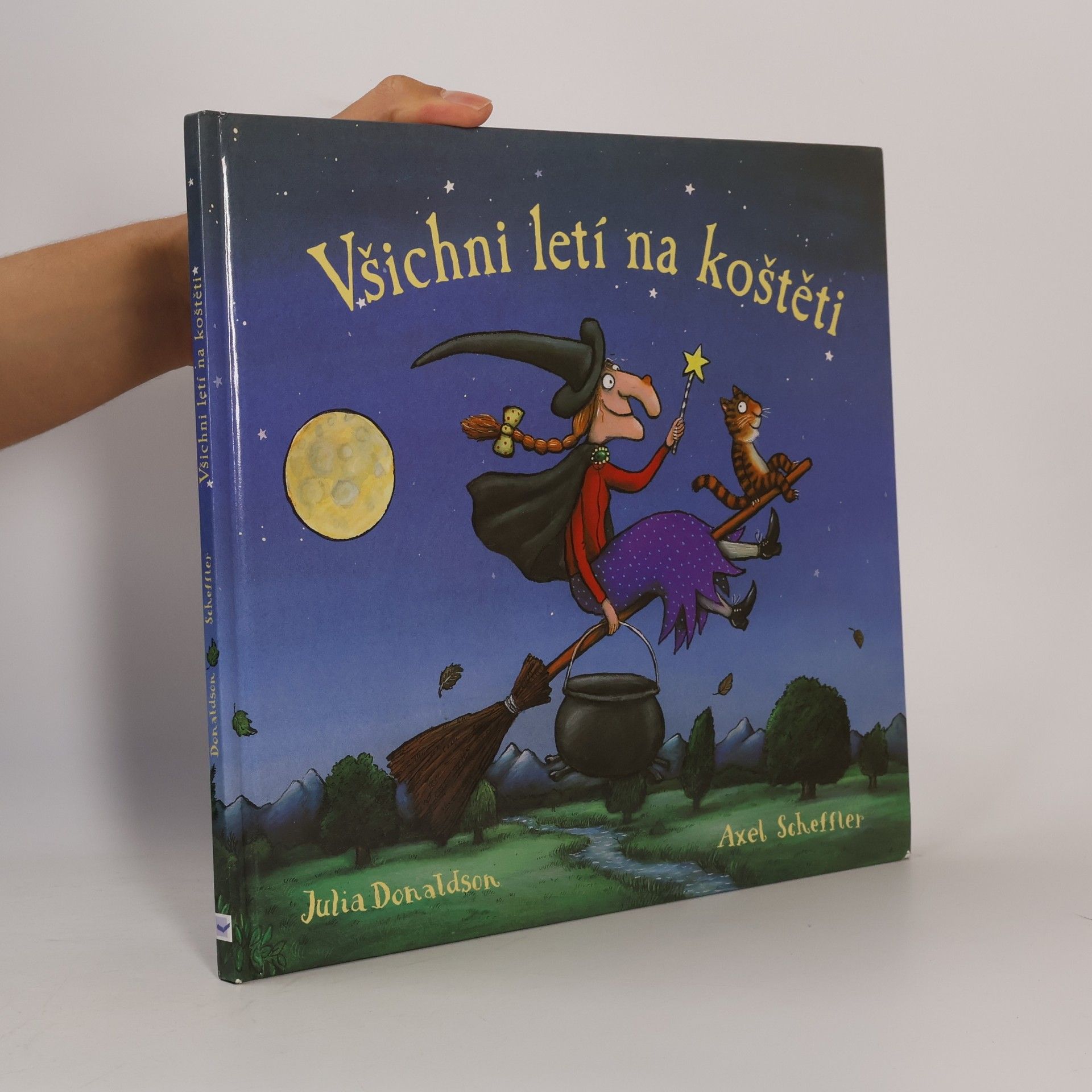 Julia Donaldson Všichni letí na koštěti