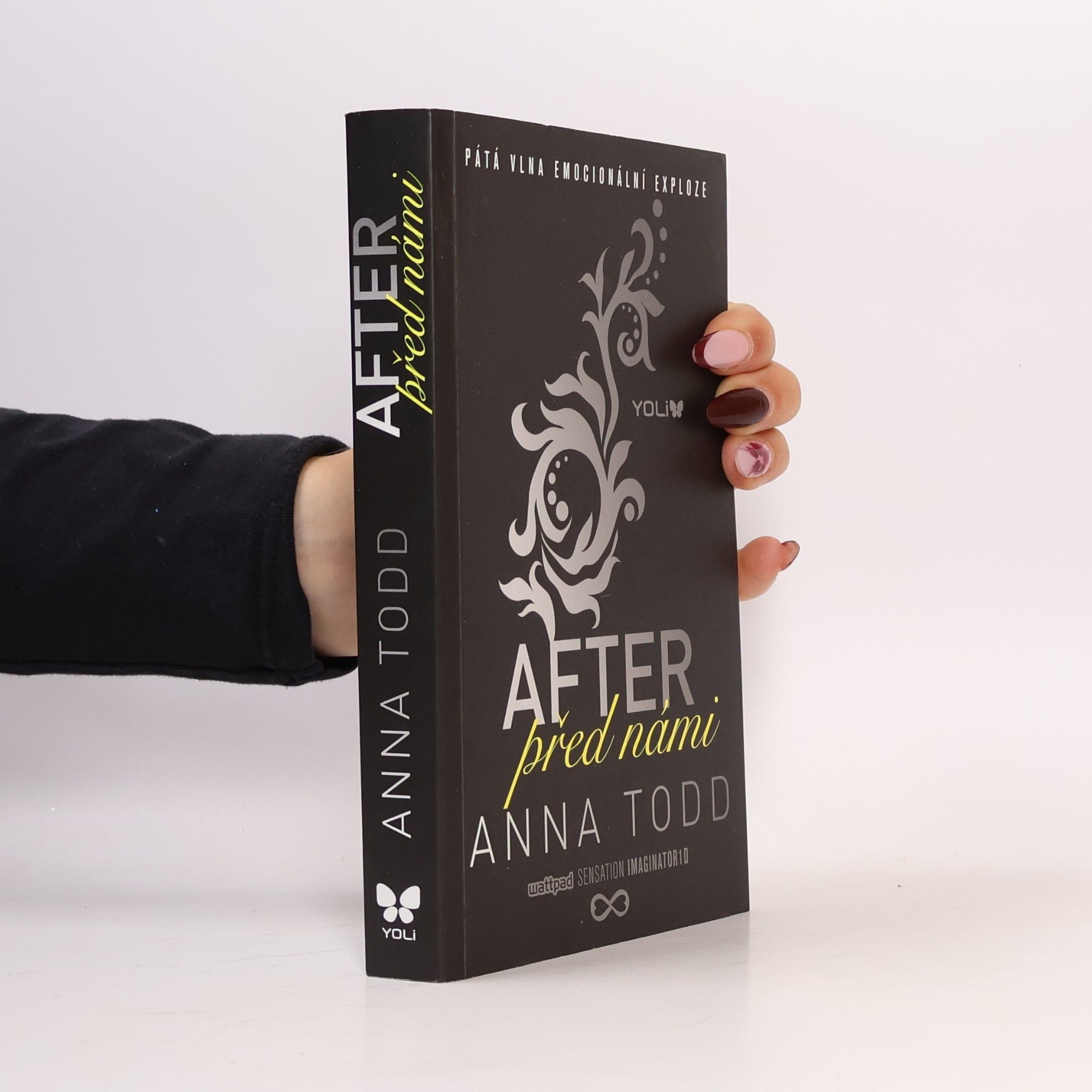 Anna Todd After 5. Před námi