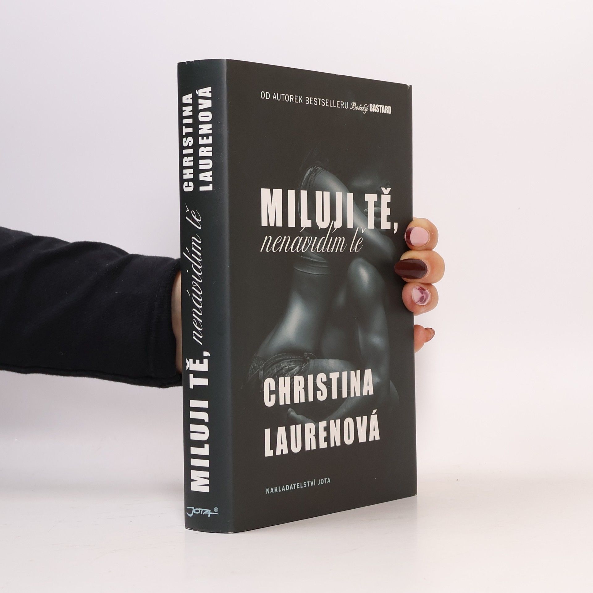 Christina Lauren Miluji tě, nenávidím tě