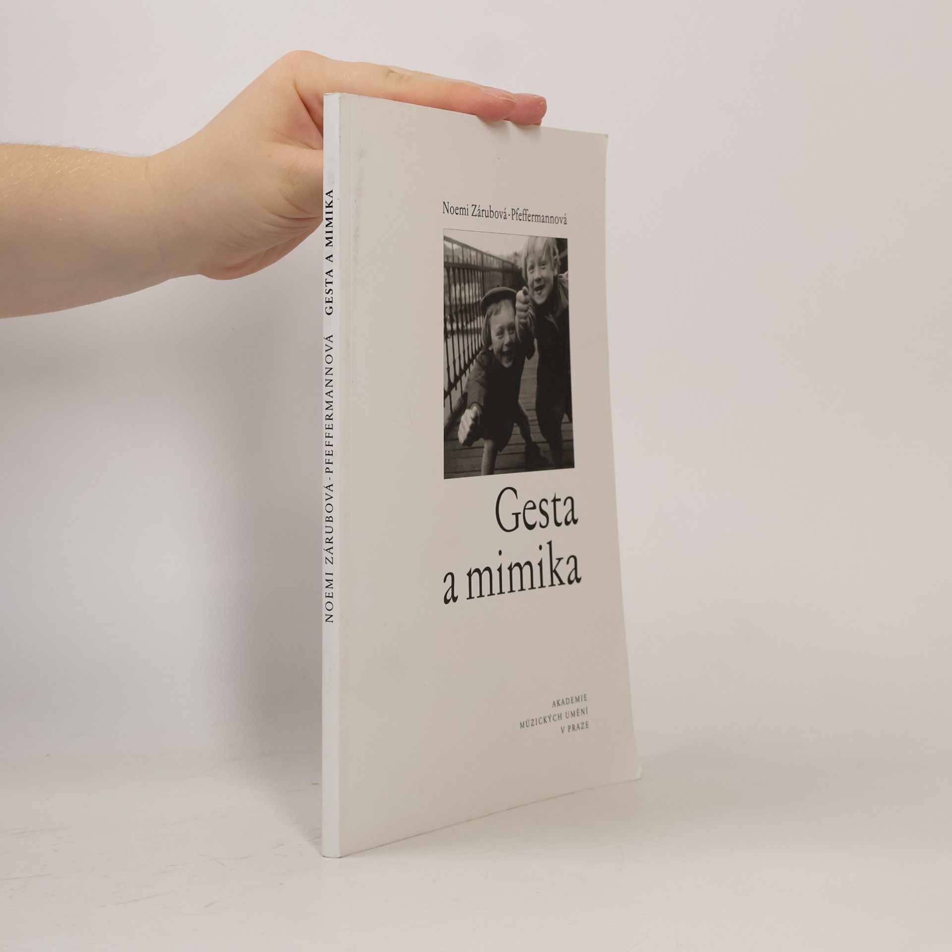 Noemi Zárubová-Pfeffermannová Gesta a mimika