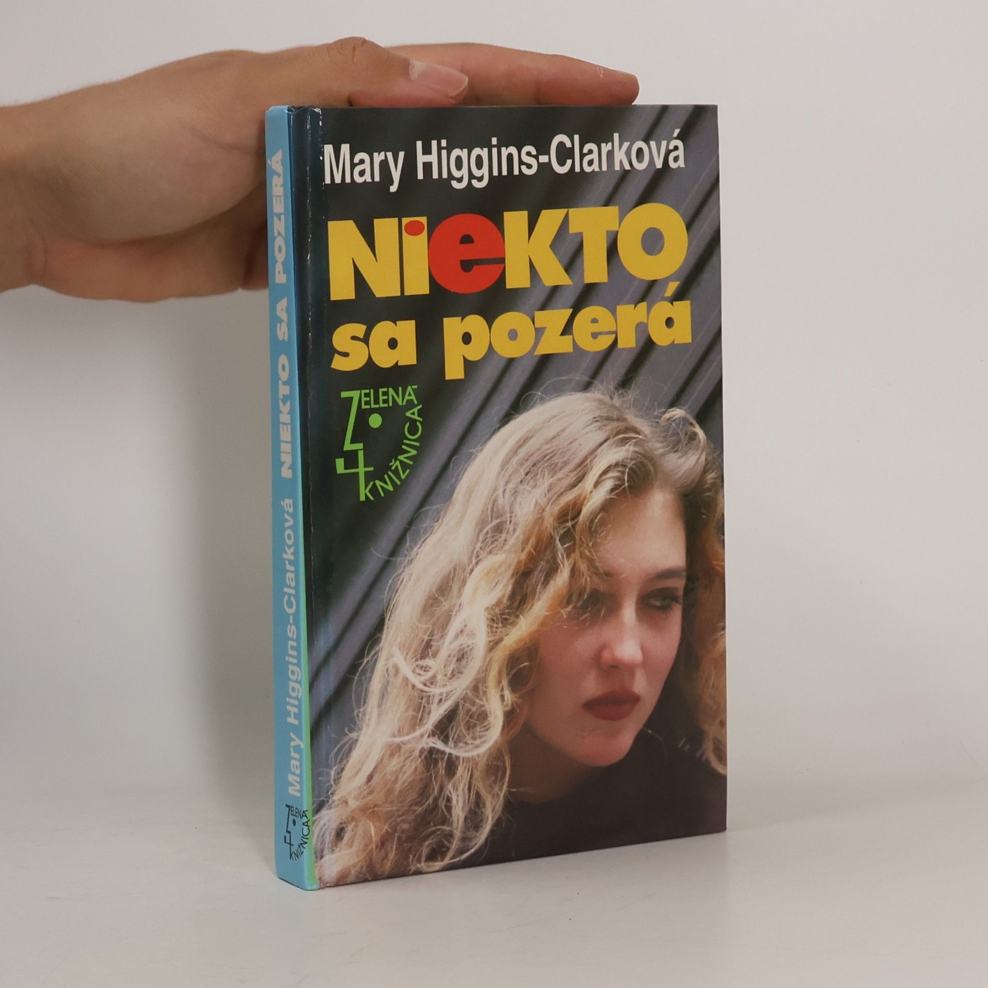 Mary Higginsová Clarková Niekto sa pozerá