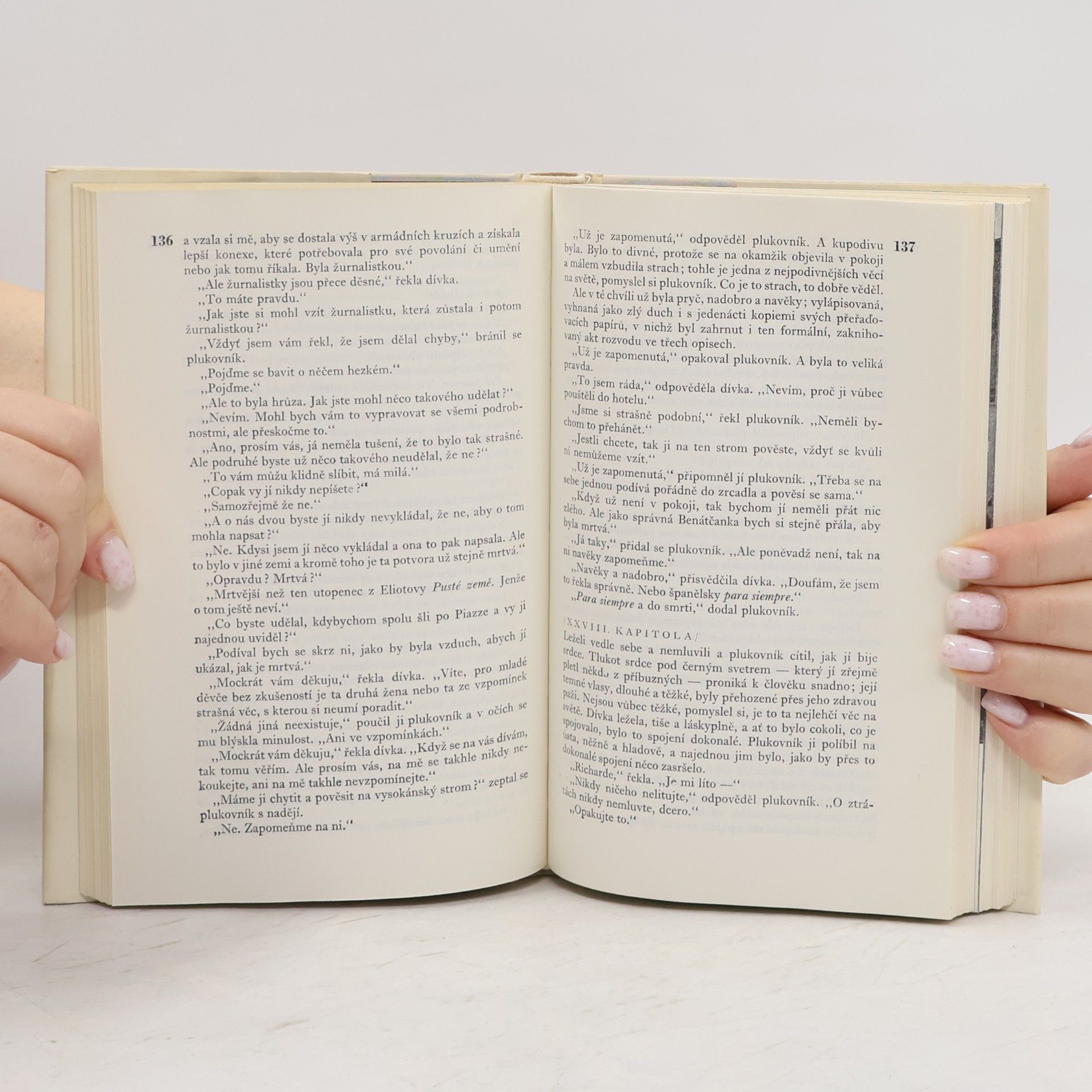 Ernest Hemingway Přes řeku do stínu stromů. Pohyblivý svátek
