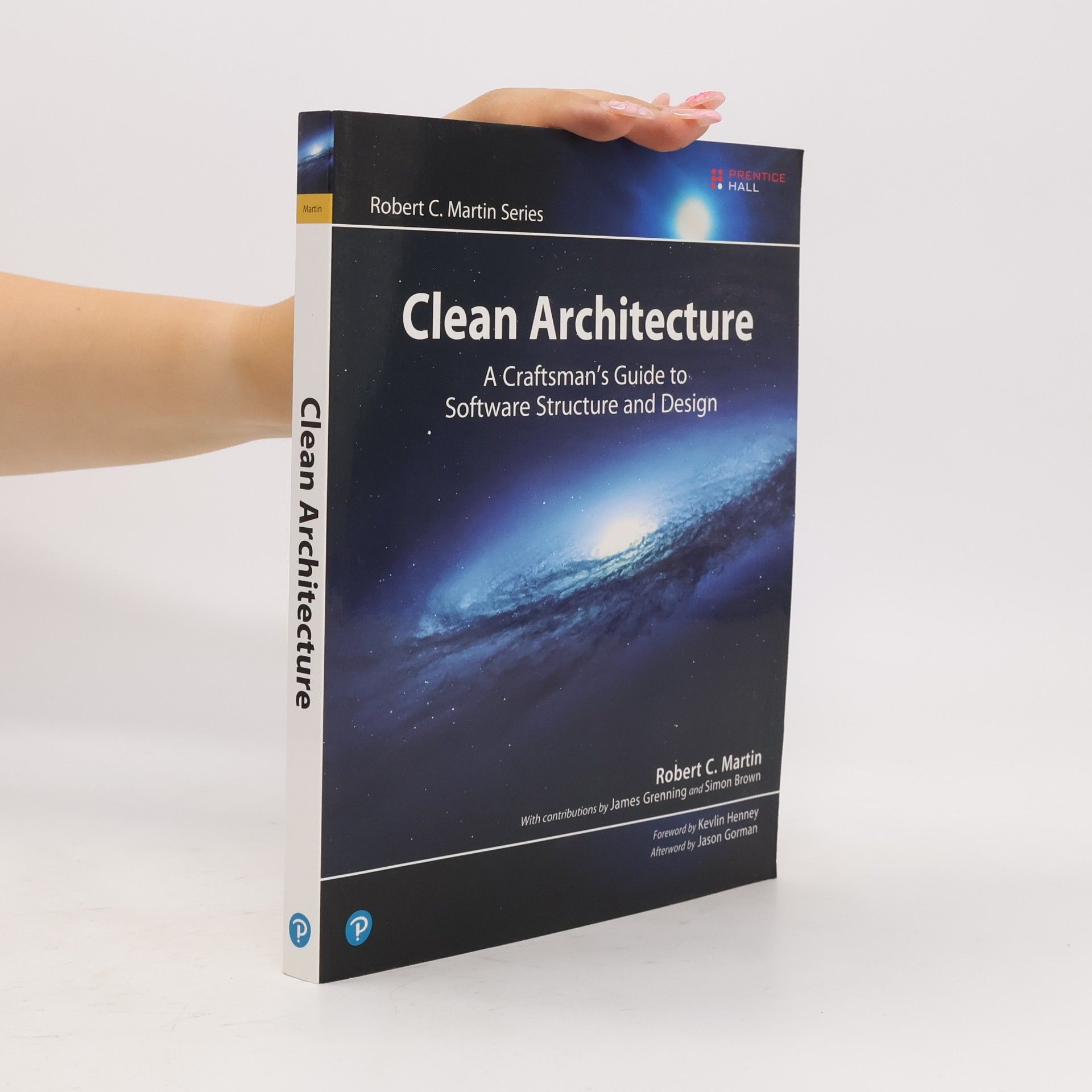 Robert C. Martin Clean architecture: a craftsman's guide to software structure and design