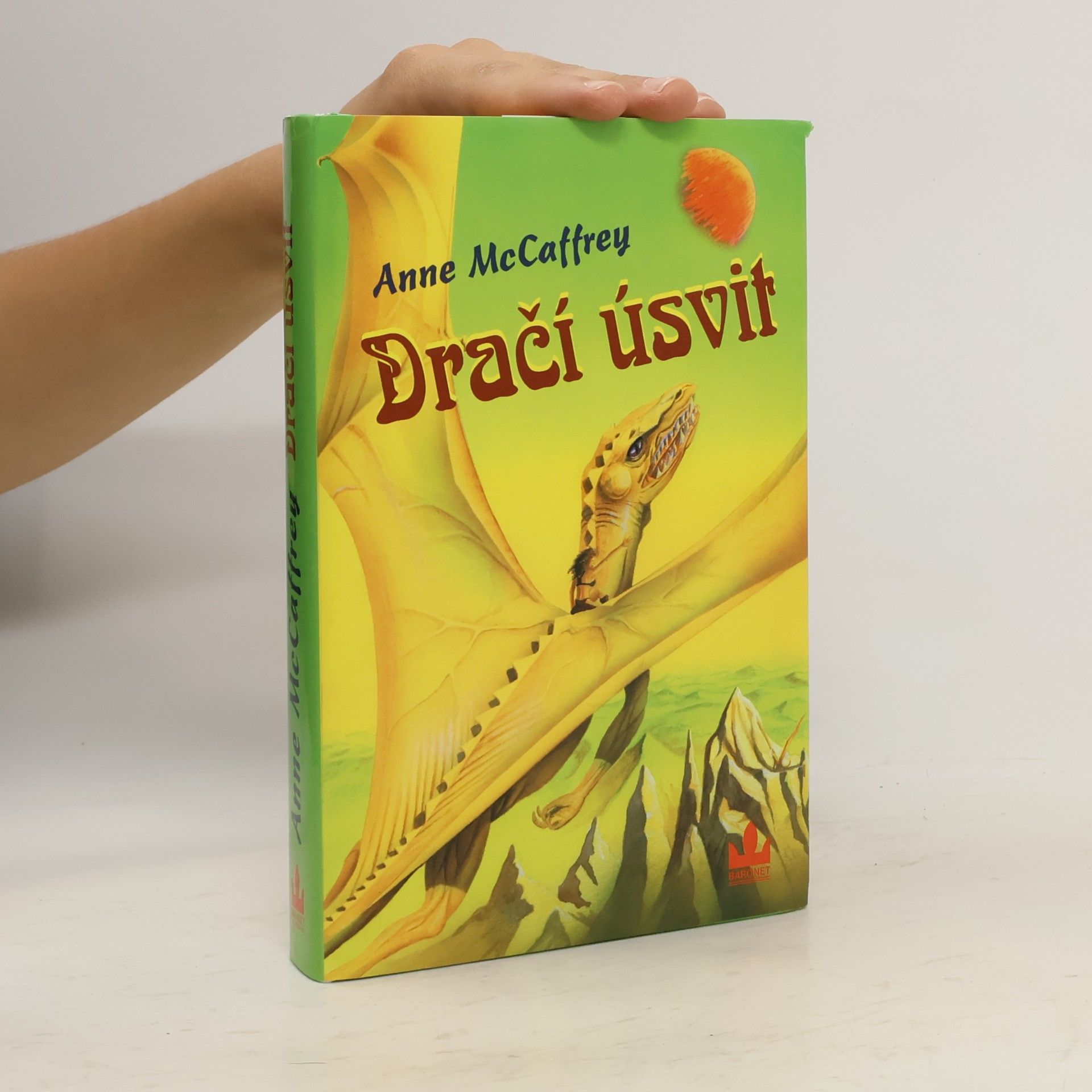 Anne McCaffrey Dračí úsvit